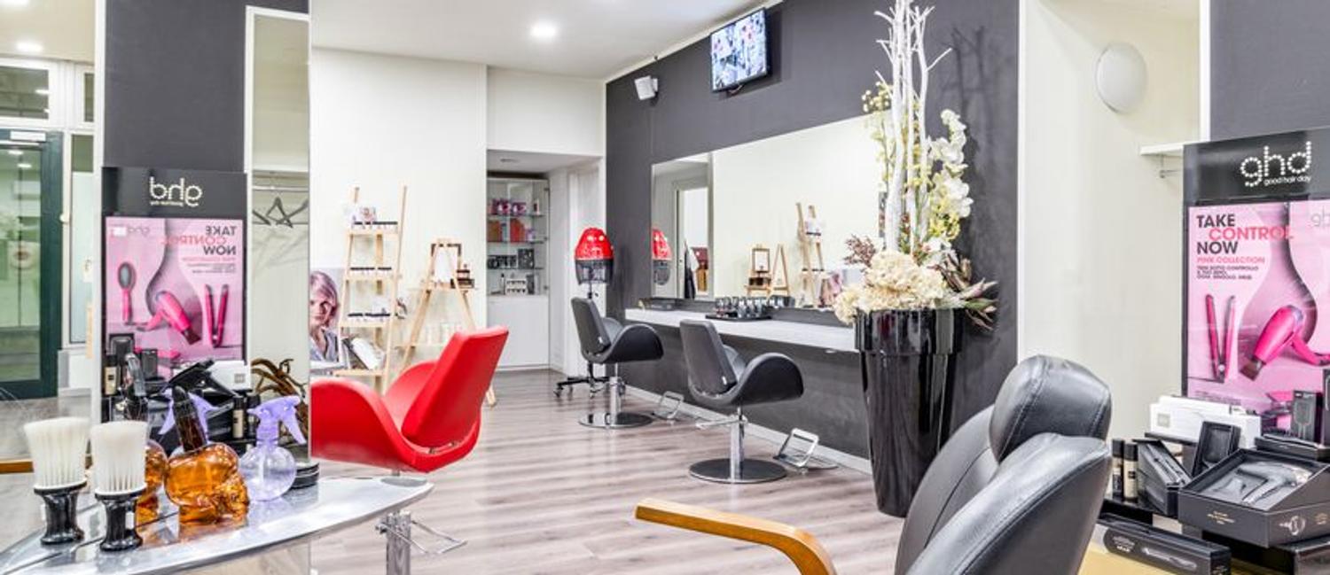 Azienda in vendita: Attività di parrucchiera a Paratico a Italia - Parrucchieri - Immagine principale