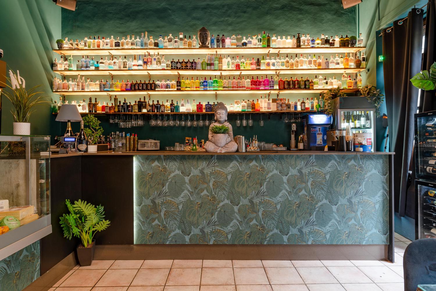 Azienda in vendita: Wine bar & cocktail lounge ristrutturato a Italia - Bar - Immagine foto 2