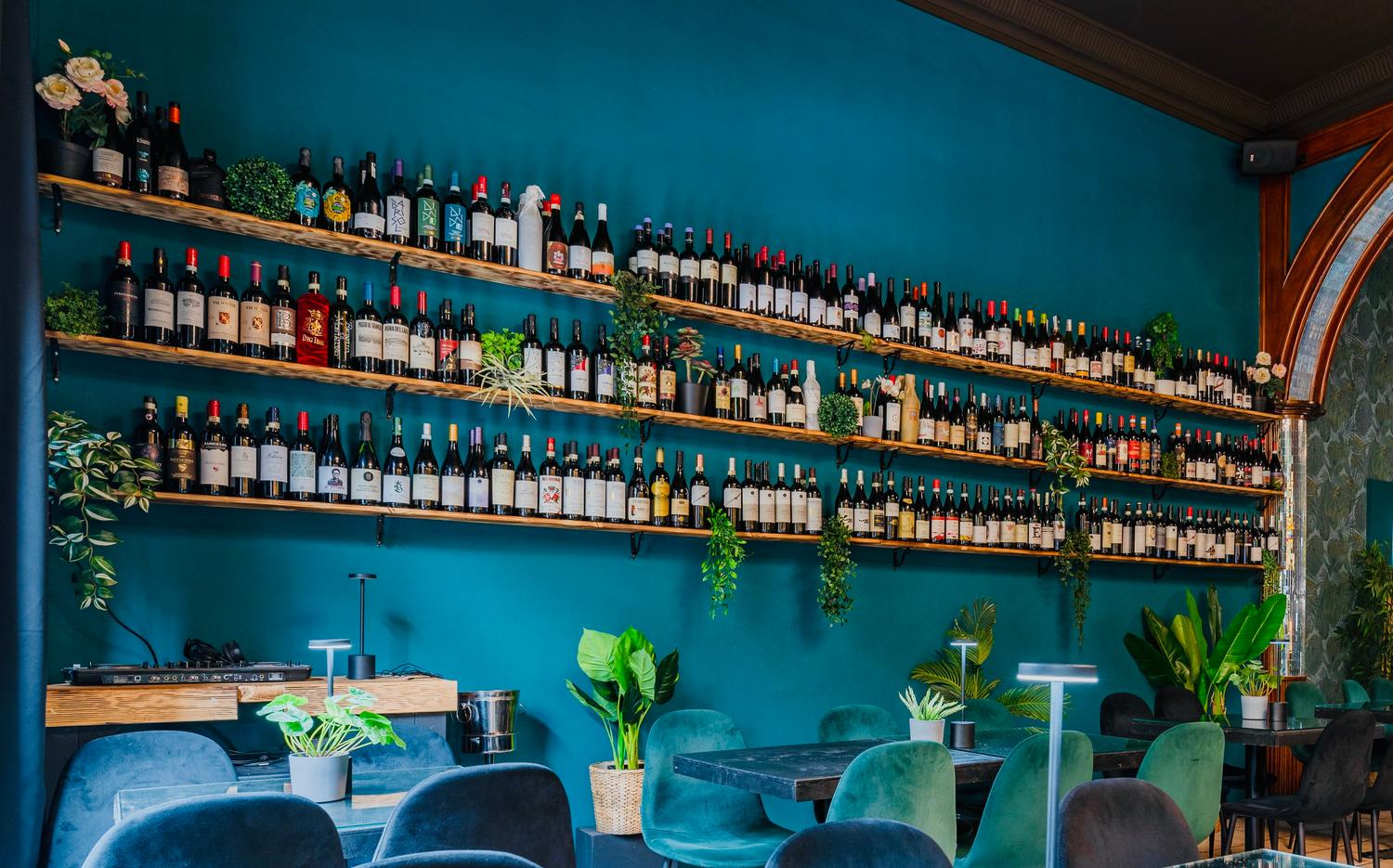 Azienda in vendita: Wine bar & cocktail lounge ristrutturato a Italia - Bar - Immagine foto 3