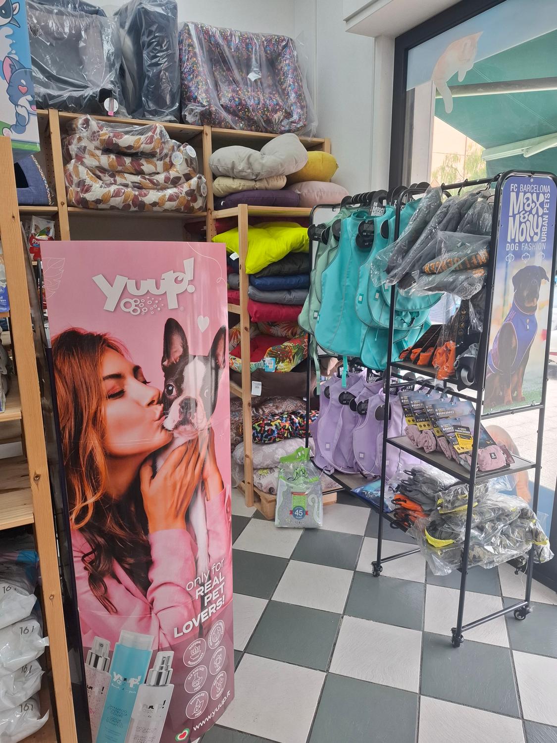 Azienda in vendita: Attività di articoli per animali domestici e toelettatura a Italia - Prodotti e servizi per animali - Immagine foto 4