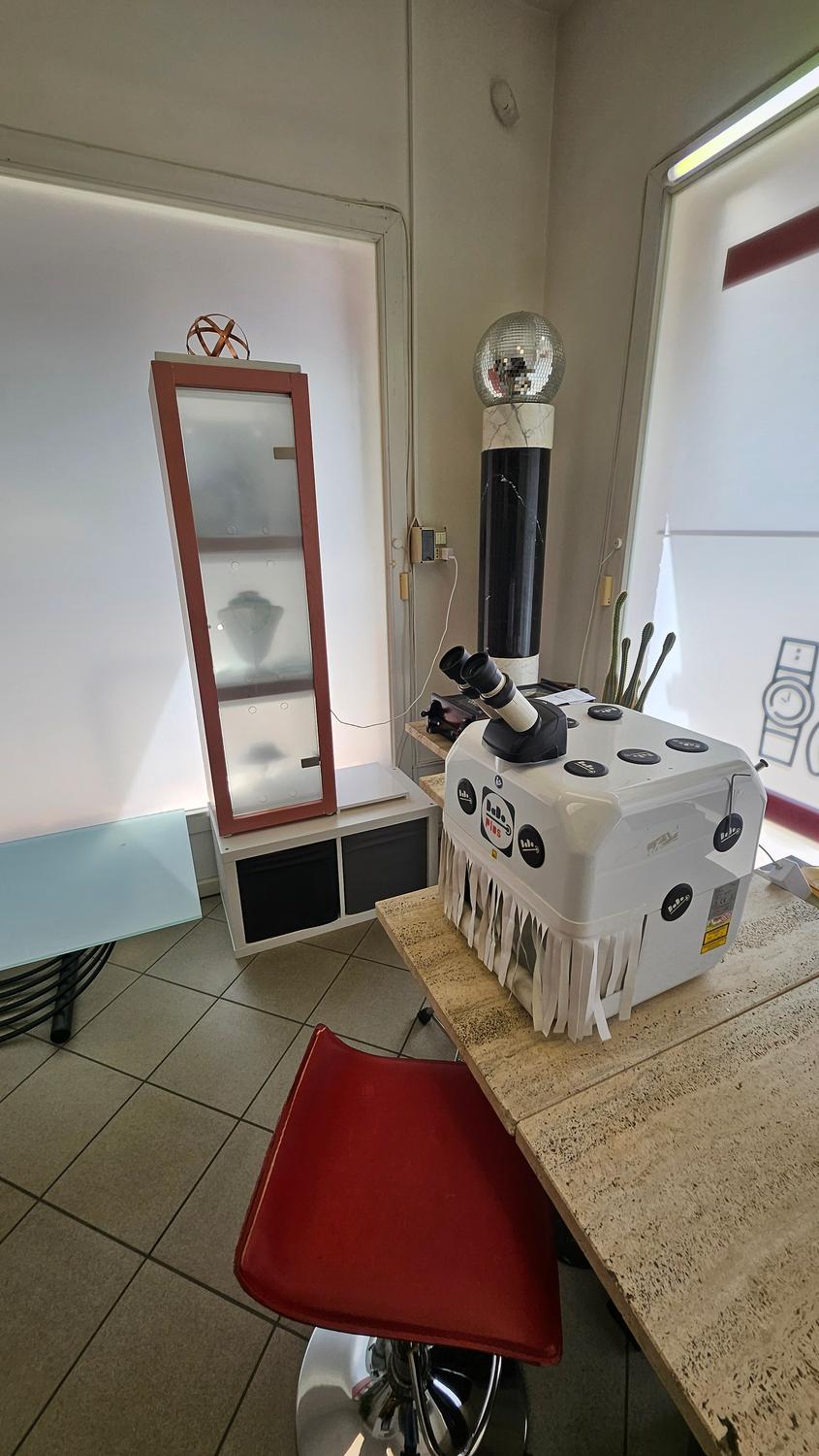 Azienda in vendita: Gioielleria: vendita oro, argento, acciaio + laboratorio interno a Italia - Attività artigianali e professionali - Immagine foto 4