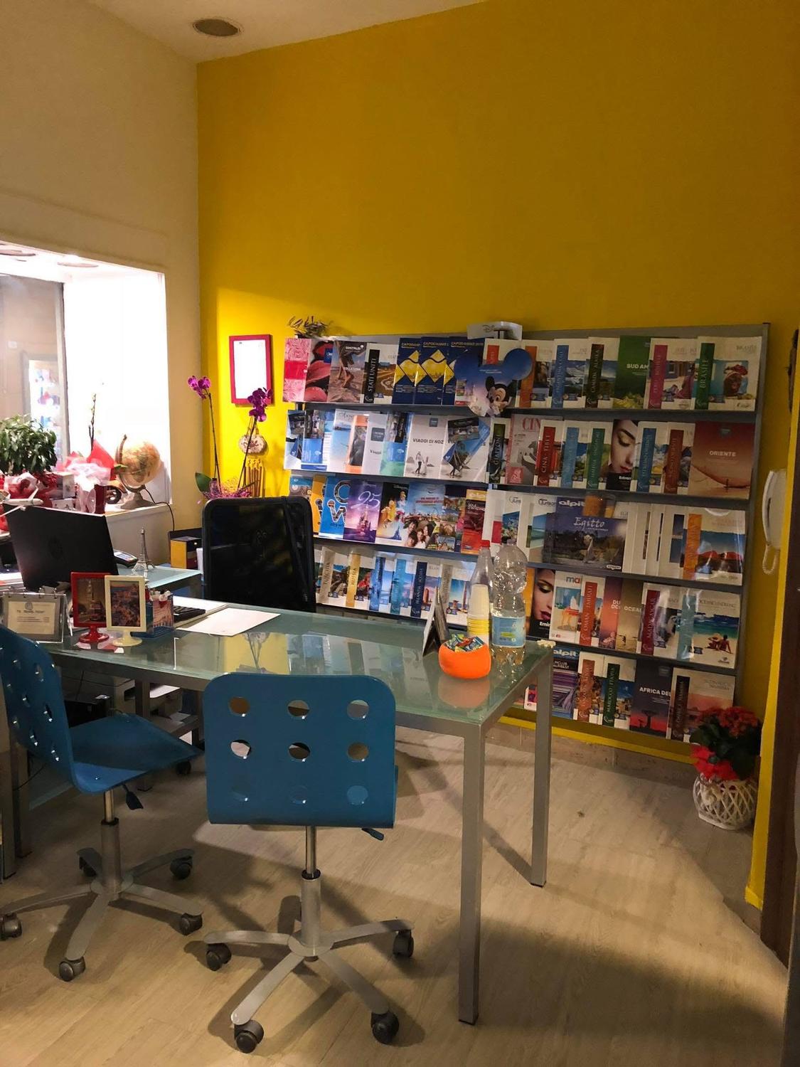 Azienda in vendita: Vendesi Agenzia Viaggi operativa dal 2007 a Italia - Agenzie turistiche - Immagine foto 2