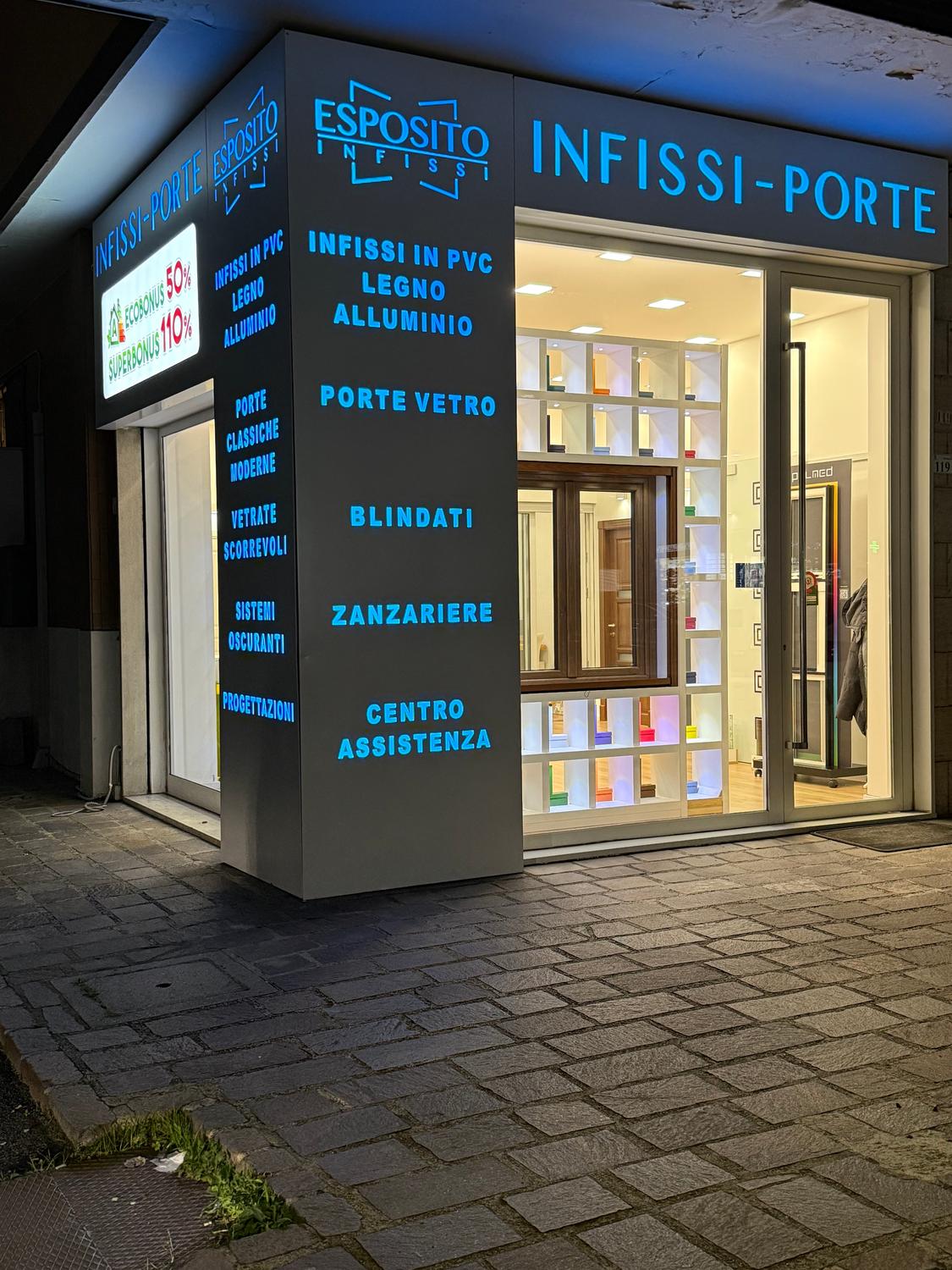 Azienda in vendita: Vendesi Società Srl - settore infissi - 4 negozi a Italia - Materiali Edili e Showroom - Immagine principale