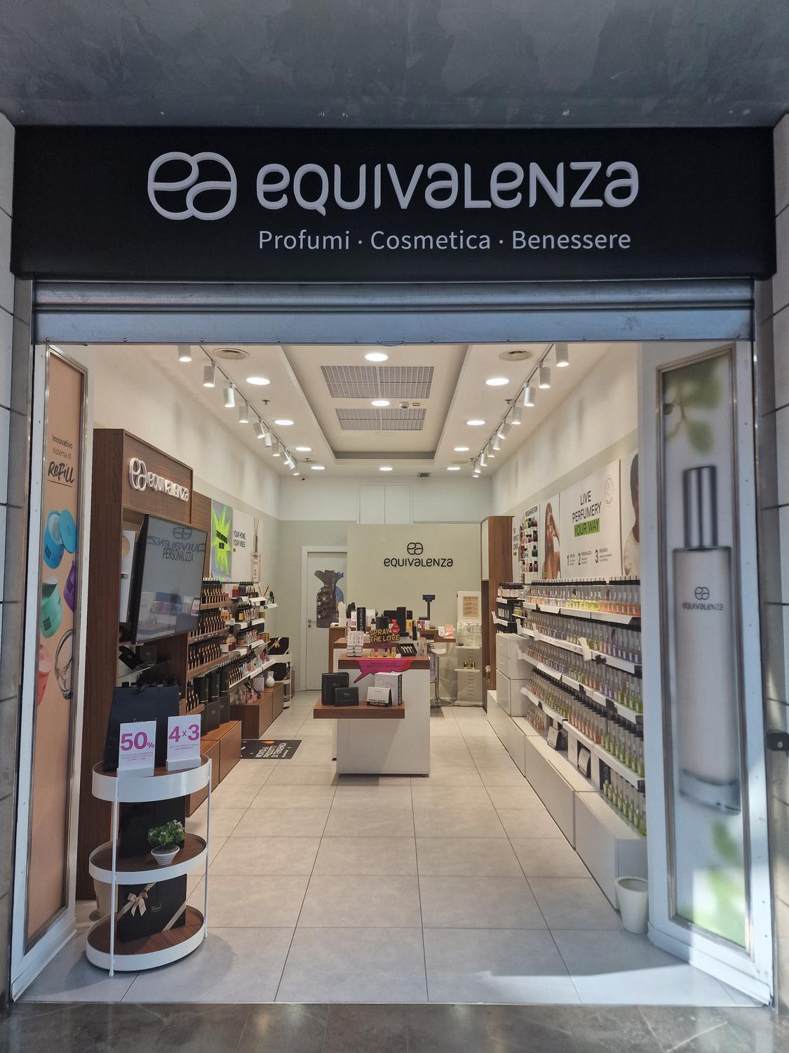 Azienda in vendita: Cedesi Attività Avviata: "Equivalenza"-C.C. Poseidon Carini (PA) a Italia - Negozi - cosmetici e bellezza - Immagine principale