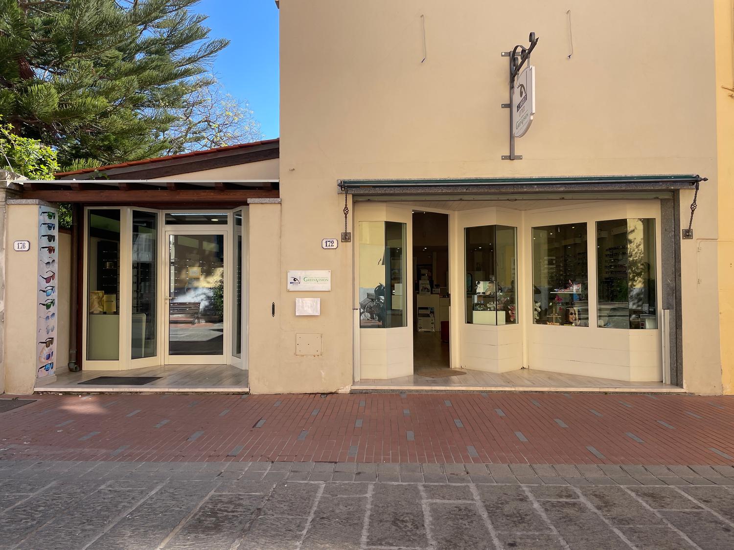 Azienda in vendita: Ottica a Marina di Campo Isola d’Elba  a Italia - Ottica - Immagine foto 3