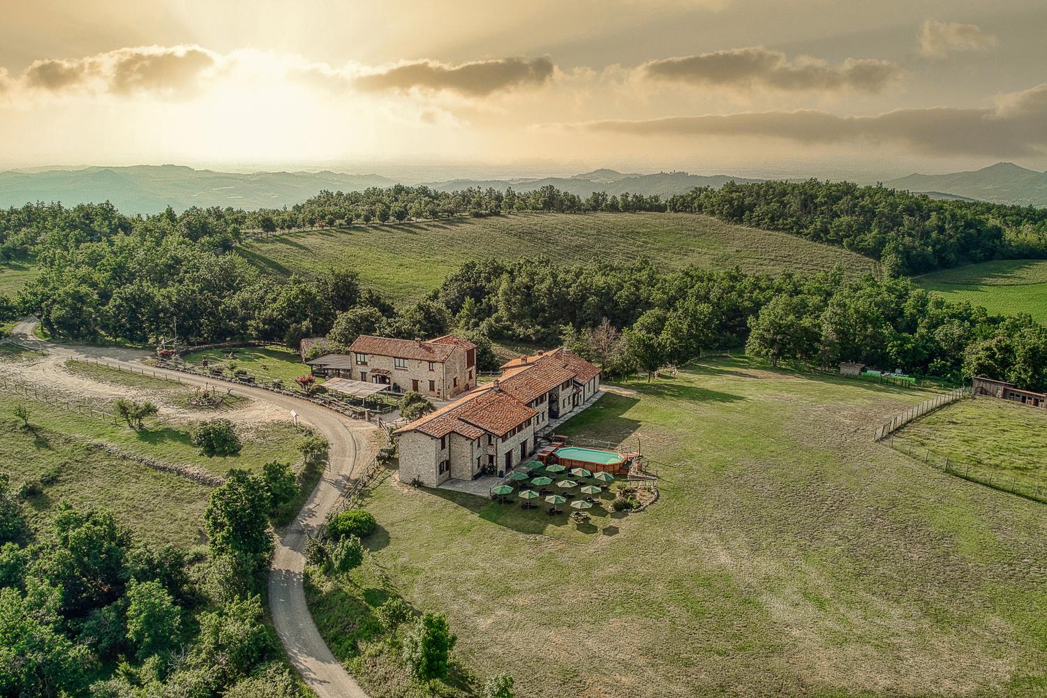 Azienda in vendita: Cedesi noto Resort & Ristorante (Vincitore "4 Ristoranti")  a Italia - Agriturismi - Immagine principale