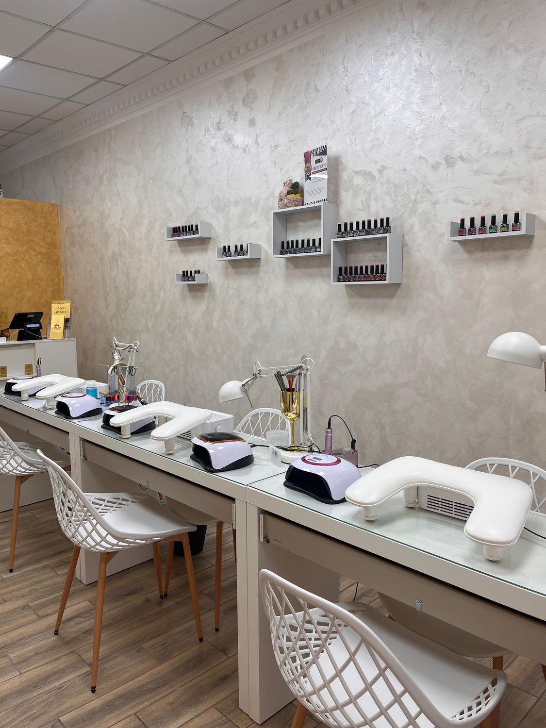 Azienda in vendita: Cedo Centro Estetico Appio Claudio per trasferimento.Avviatissimo a Italia - Centri Estetici - Immagine principale