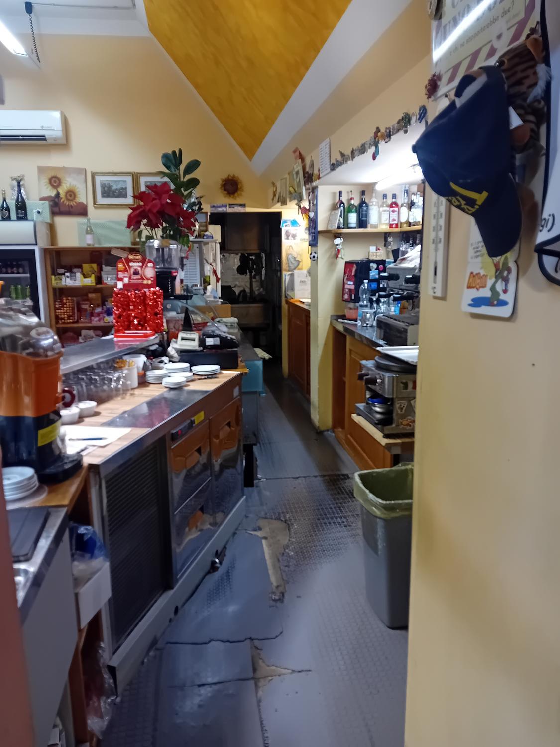 Azienda in vendita: Attività di bar e Gelateria artigianale produzione propria a Italia - Bar - Immagine foto 3