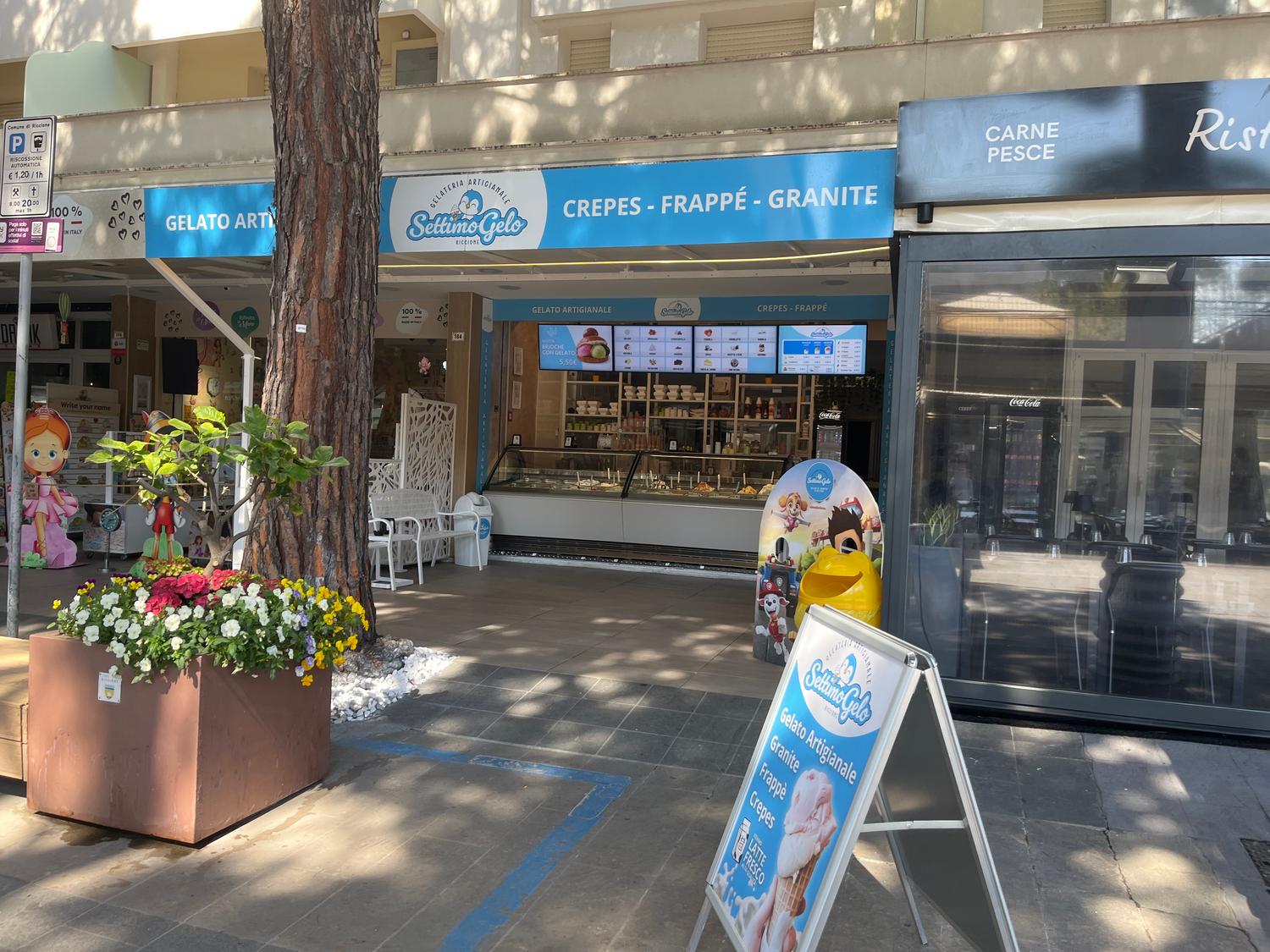 Azienda in vendita: Vendesi gelateria chiavi in mano ben attrezzata e punto centrale a Italia - Attività artigianali e professionali - Immagine foto 2