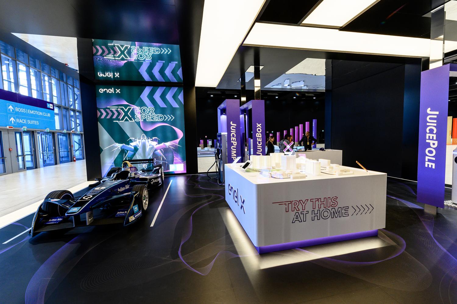 Azienda in vendita: Studio di progettazione di Design con laboratorio di produzione.  a Italia - Attività artigianali e professionali - Immagine foto 3