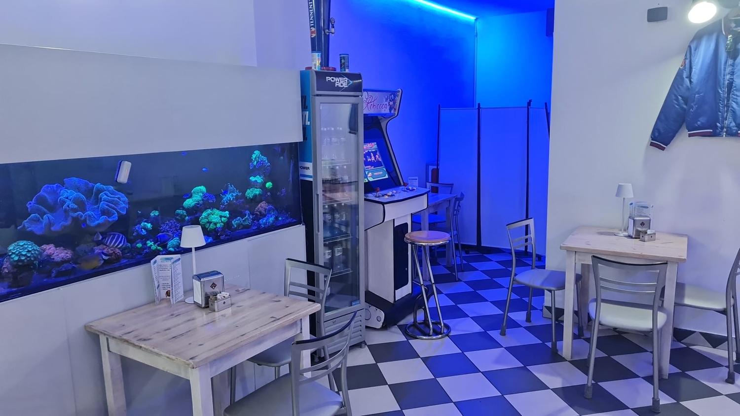 Azienda in vendita: Bar avviato con ottimi utili e forte potenziale serale a Italia - Bar - Immagine foto 4