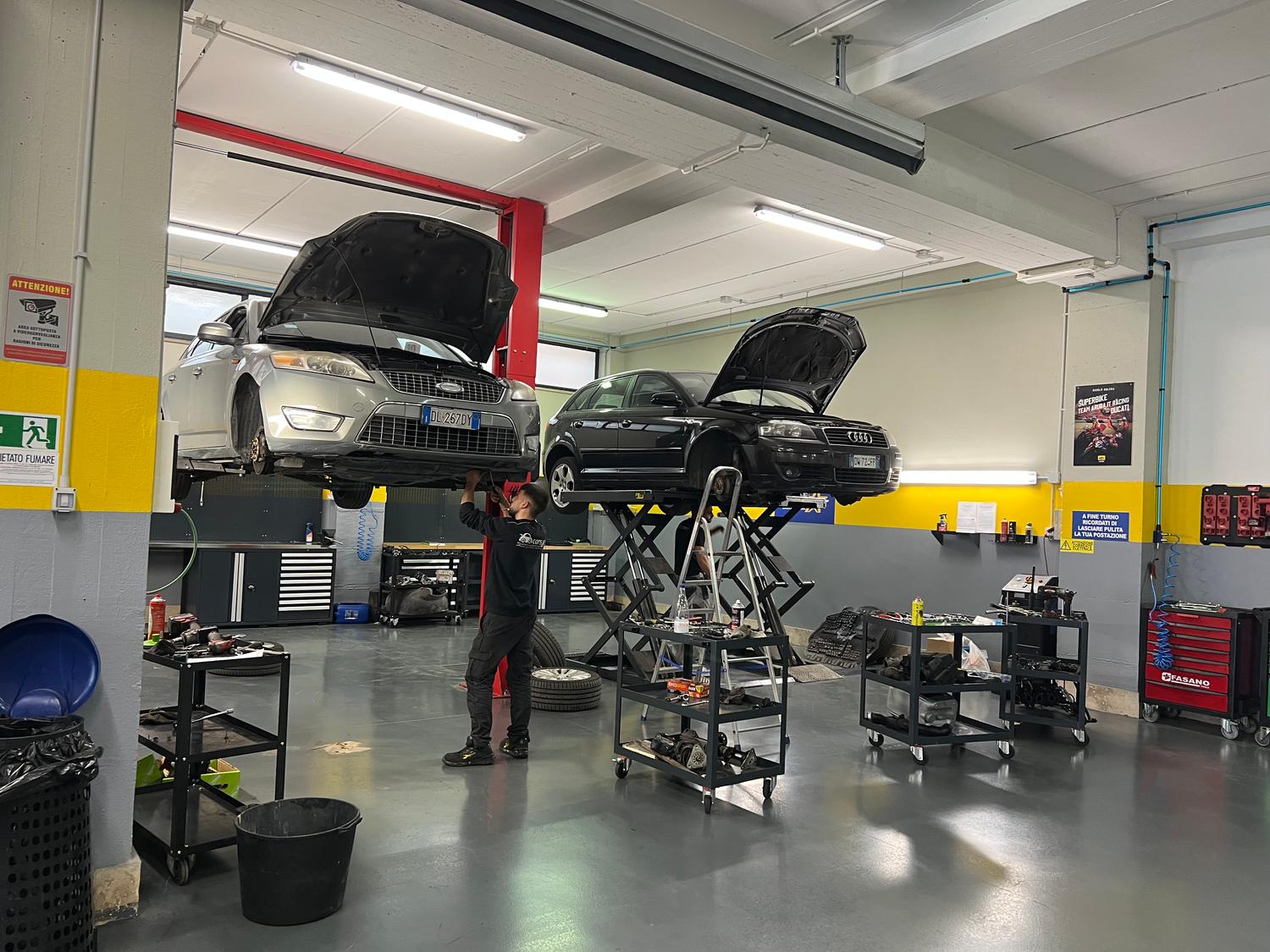 Azienda in vendita: Officina Meccanica /Centro revisioni / Gommista /  a Italia - Officine Meccaniche - Immagine principale
