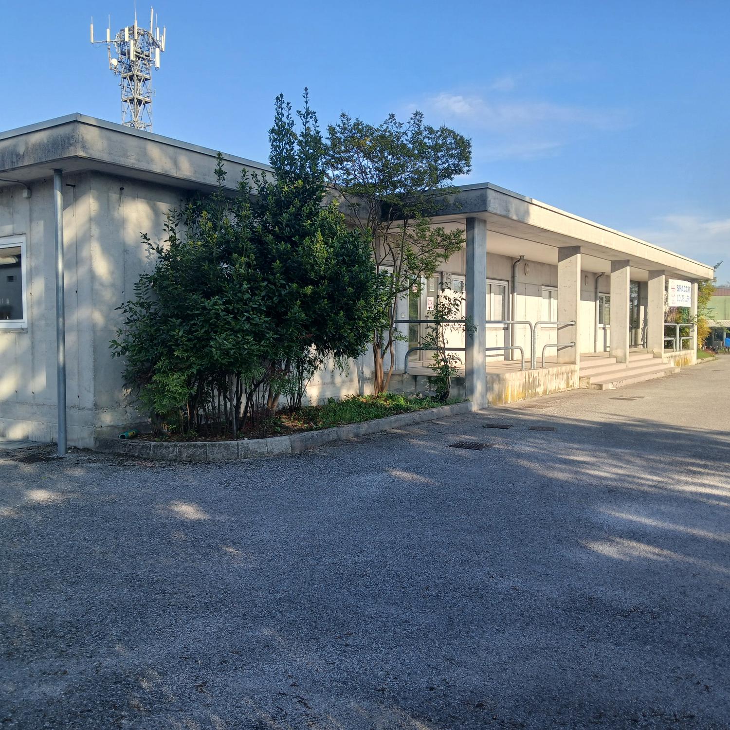 Azienda in vendita: Produzione Coltelleria Friuli | 1-3M€ | Brand reg. USA | Immobile a Italia - Attività industriali e fabbriche - Immagine foto 3