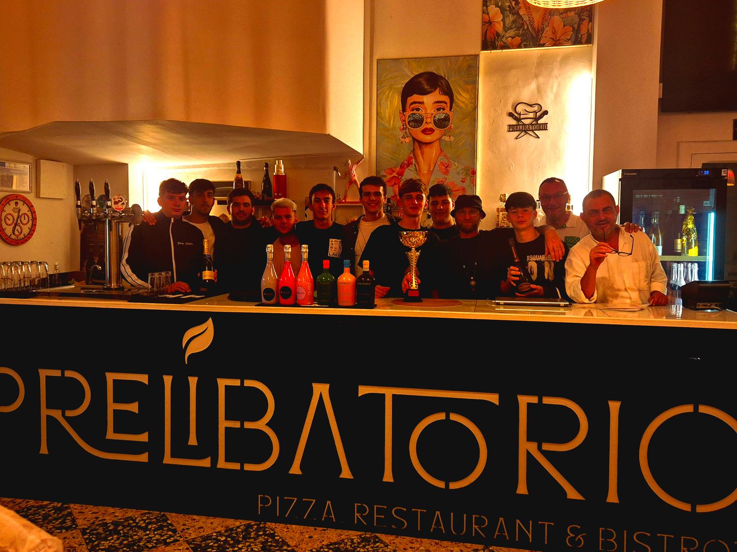 Azienda in vendita: Ristorante, Pizzeria, Bistrot,  Caffetteria  a Italia - Ristoranti - Immagine foto 3