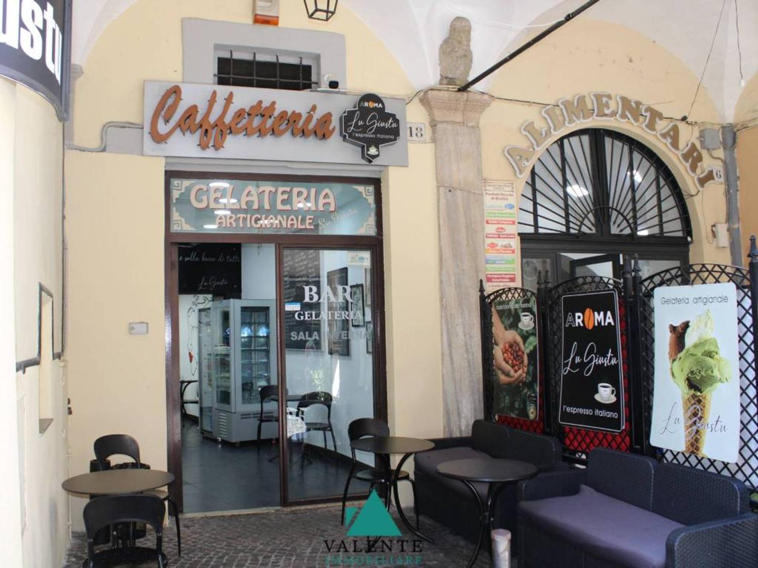 Azienda in vendita: ATTIVITA' DI GELETERIA ARTIGIANALE CON CAFFETTERIA PASTICCERIA a Italia - Attività artigianali e professionali - Immagine principale