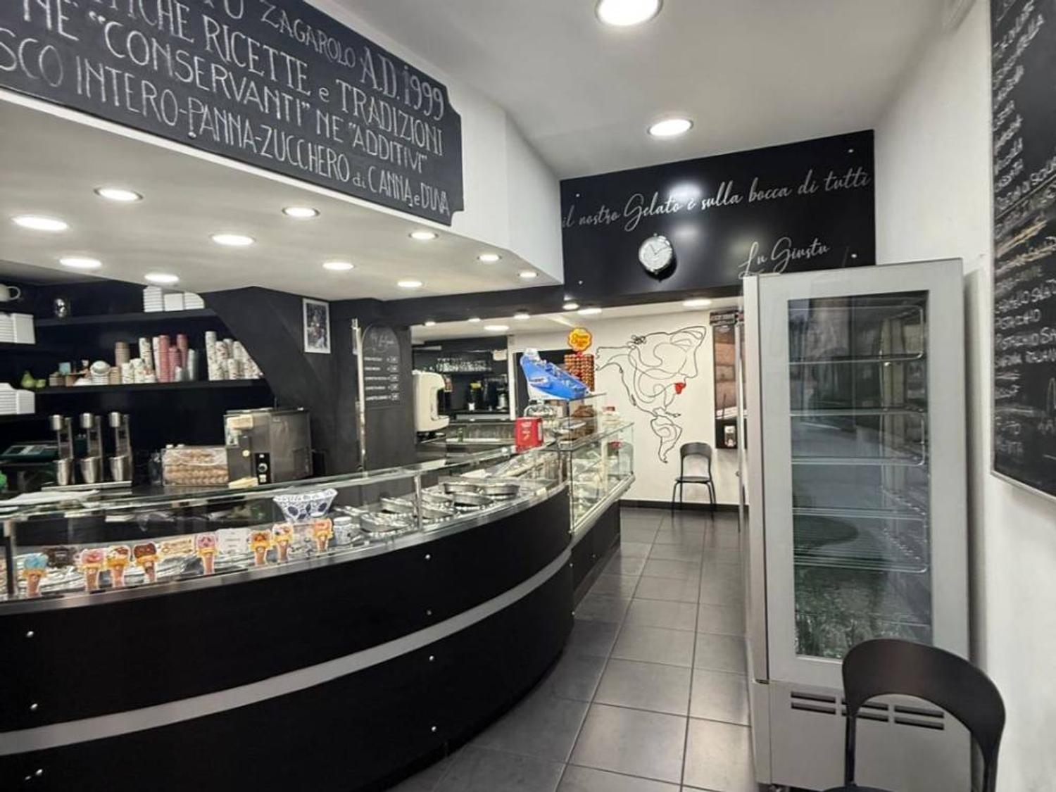 Azienda in vendita: ATTIVITA' DI GELETERIA ARTIGIANALE CON CAFFETTERIA PASTICCERIA a Italia - Attività artigianali e professionali - Immagine foto 2