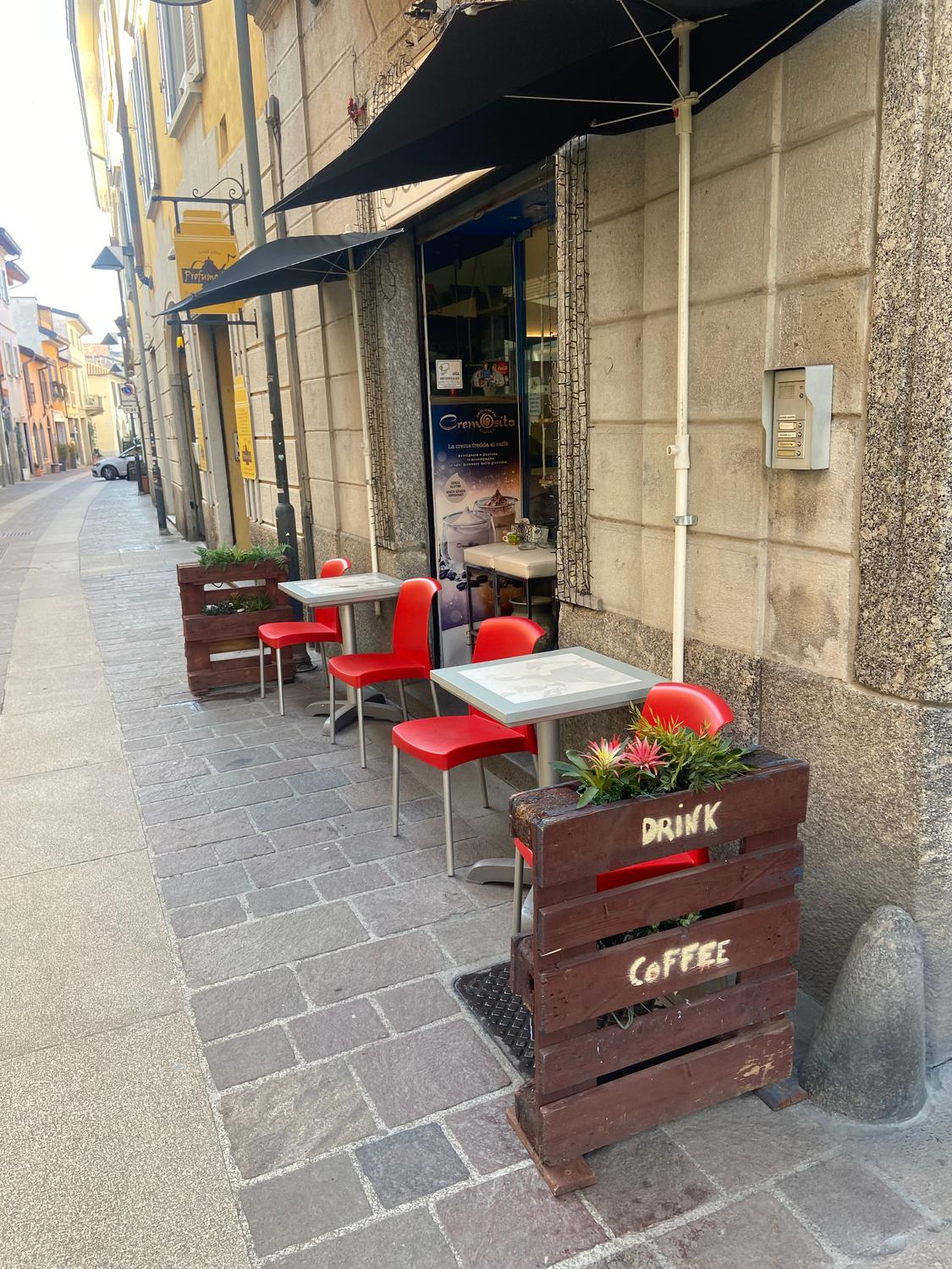 Azienda in vendita: Bar Caffetteria in centro storico Seregno a Italia - Bar - Immagine foto 2