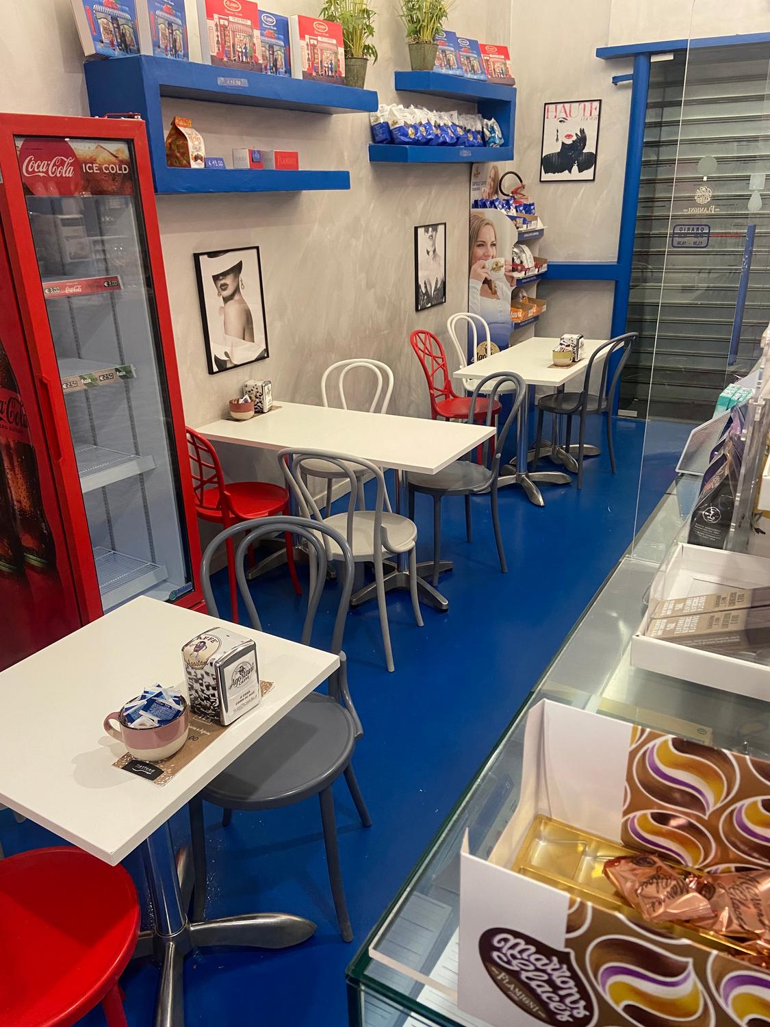 Azienda in vendita: Bar Caffetteria in centro storico Seregno a Italia - Bar - Immagine foto 3