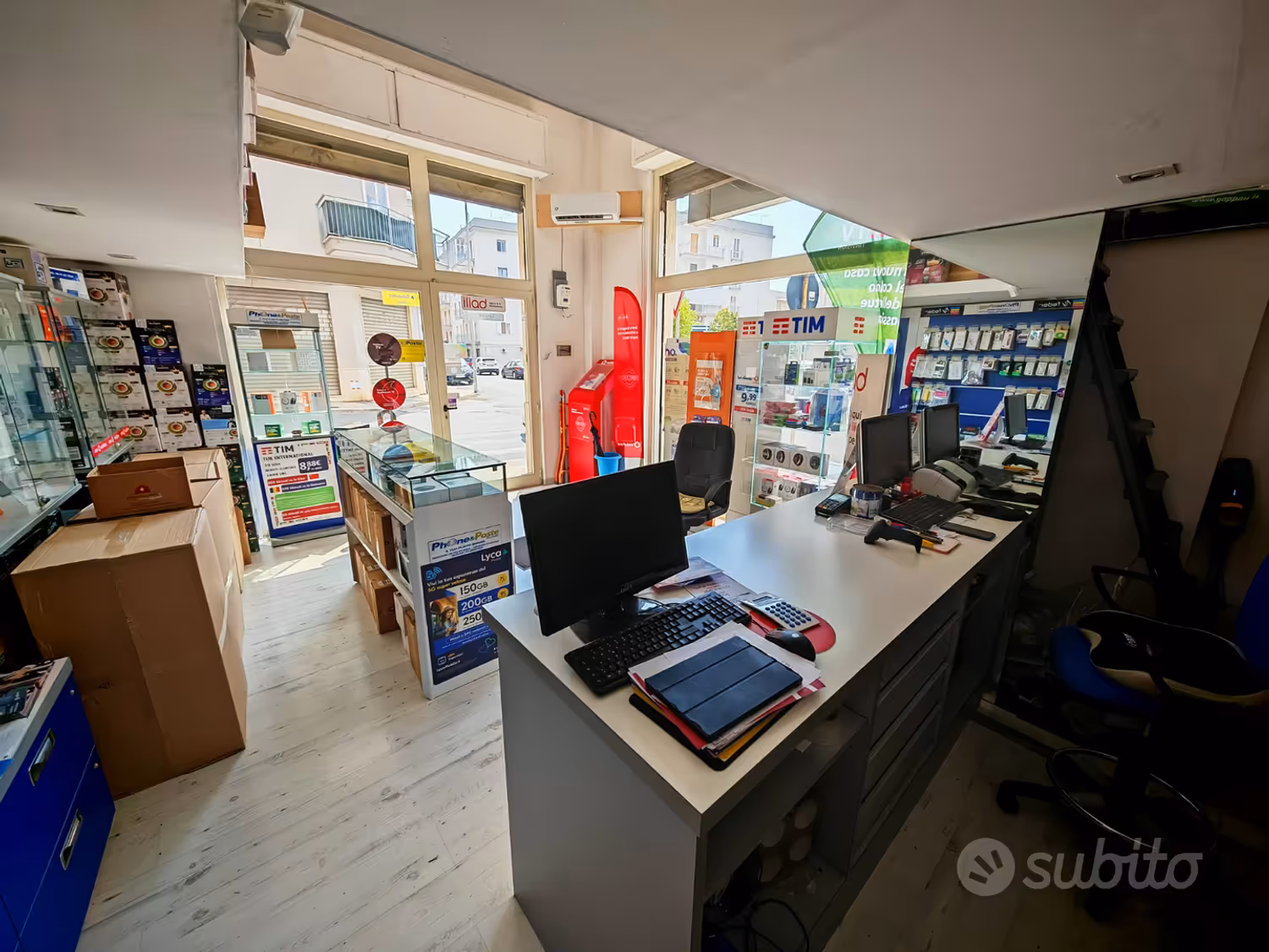 Azienda in vendita: Attività di Telefonia e Servizi a Italia - Elettronica di consumo - Immagine foto 2
