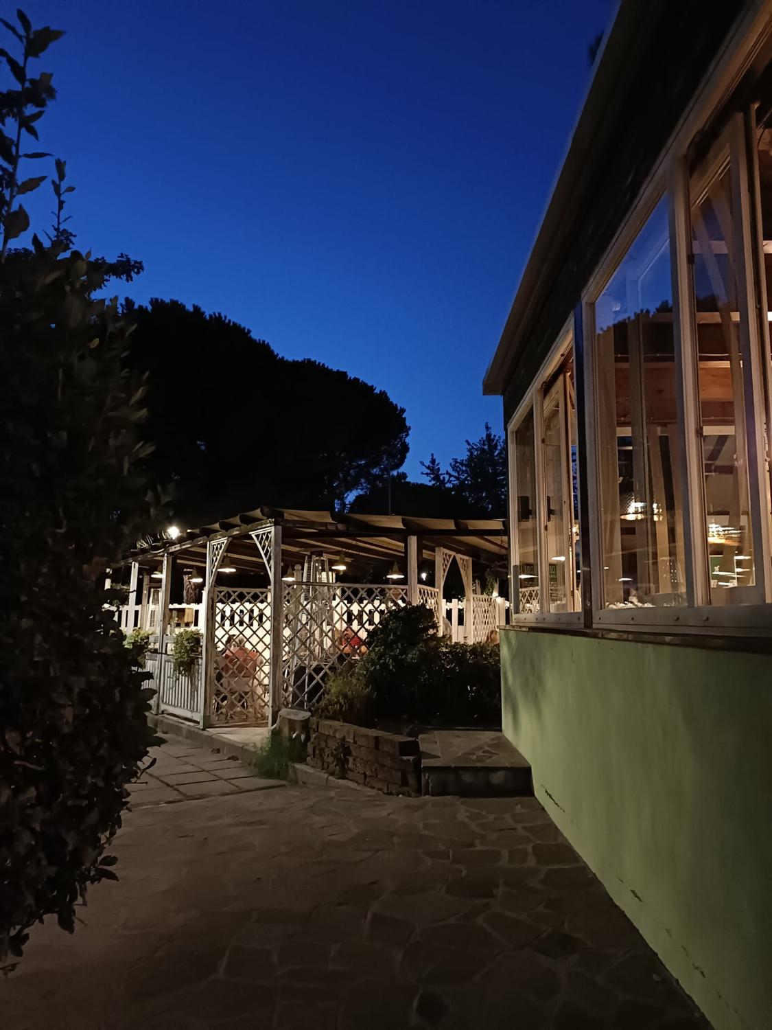 Azienda in vendita: Attività di Bar Pizzeria, attiva dal 2003 a Italia - Pizzerie - Immagine principale