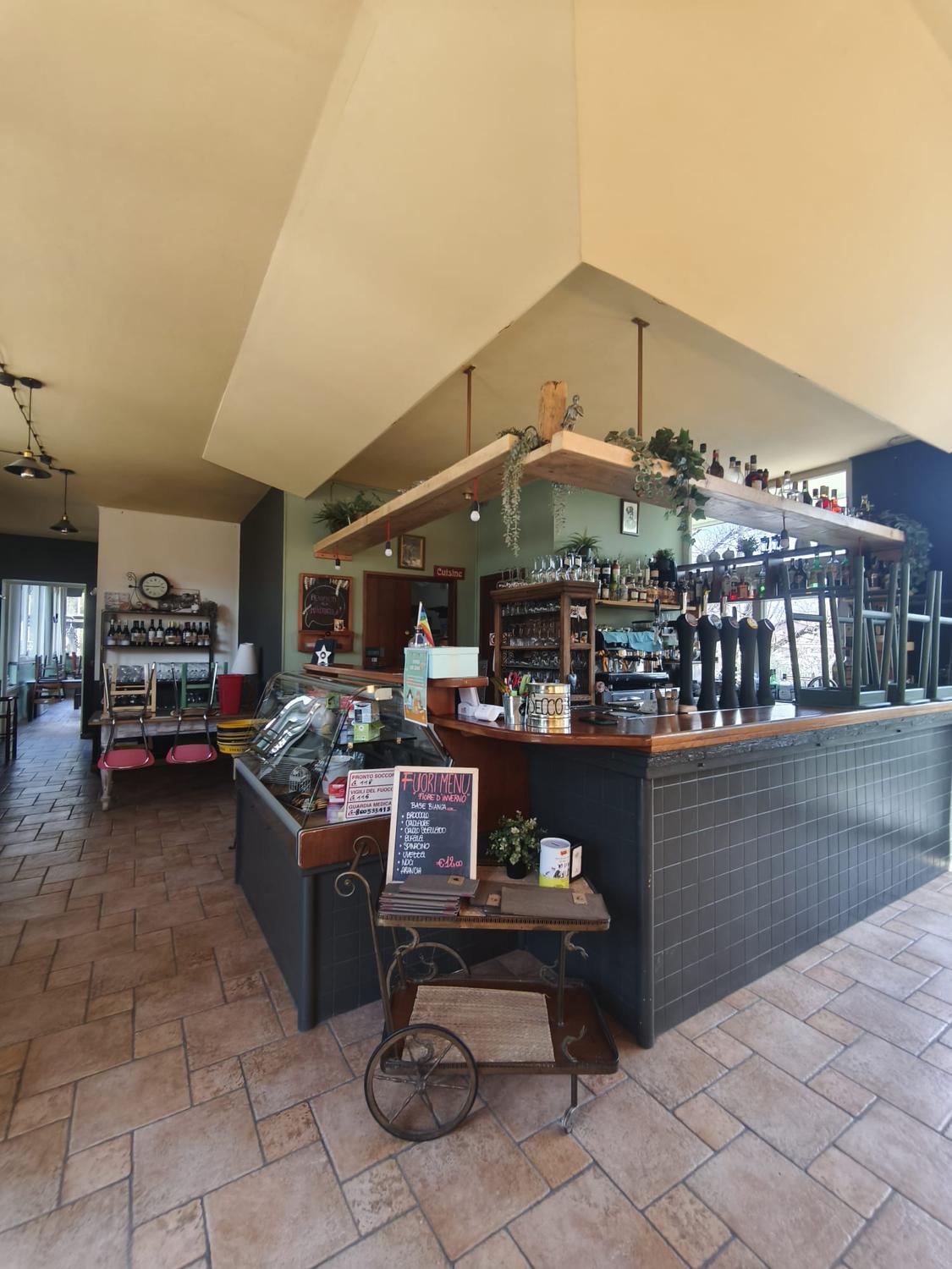 Azienda in vendita: Attività di Bar Pizzeria, attiva dal 2003 a Italia - Pizzerie - Immagine foto 2