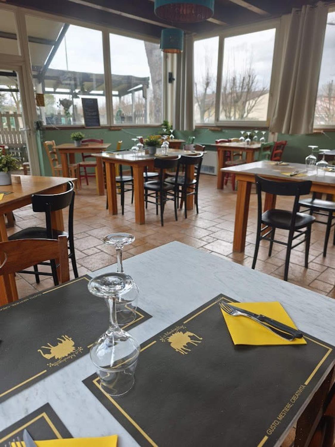 Azienda in vendita: Attività di Bar Pizzeria, attiva dal 2003 a Italia - Pizzerie - Immagine foto 3