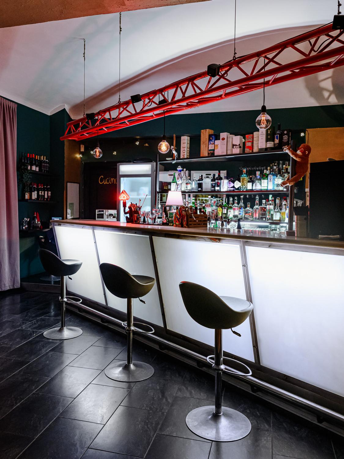 Azienda in vendita: Vendesi storico ristorante / club ad alta redditività a Italia - Ristoranti - Immagine principale
