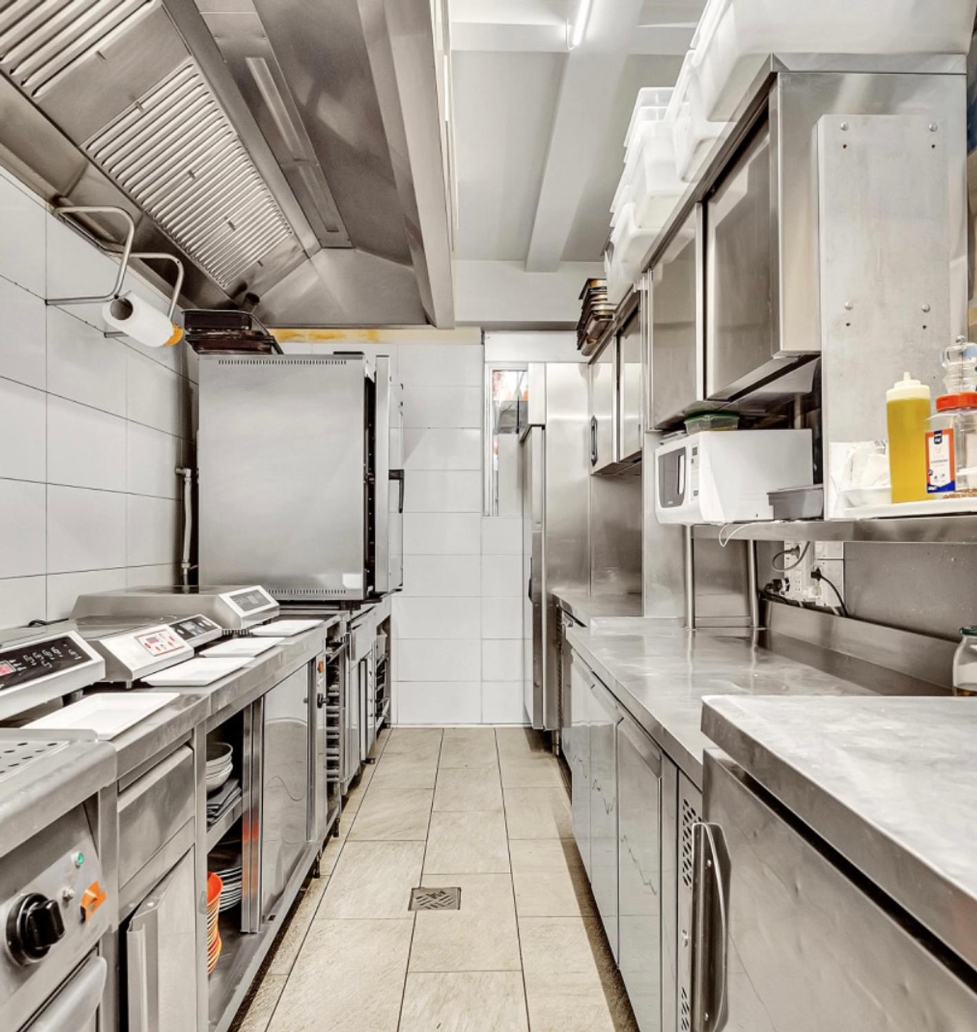 Azienda in vendita: Ristorante e cocktail bar zona Bocconi a Milano a Italia - Ristoranti - Immagine principale