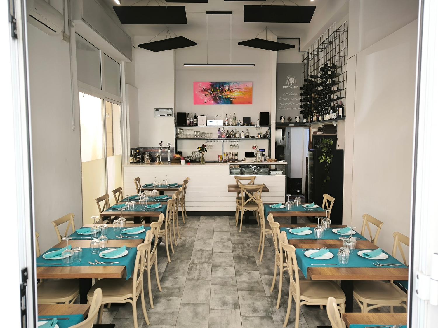 Azienda in vendita: Ristorante recentemente ristrutturato con veranda e vicoletto. a Italia - Ristoranti - Immagine principale