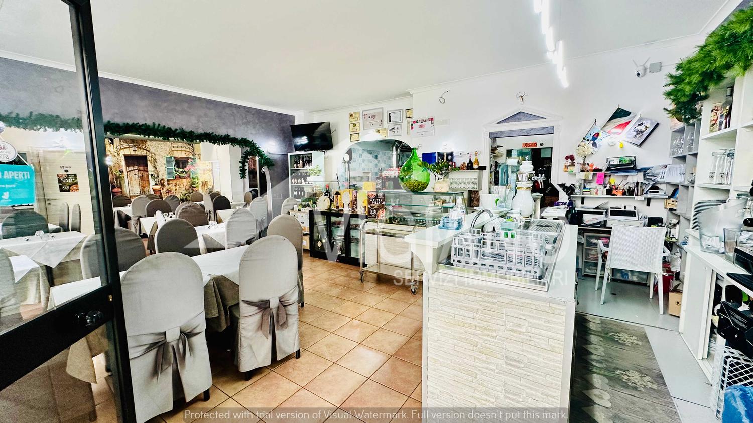Azienda in vendita: Ristorante e pizzeria in centro  a Italia - Ristoranti - Immagine principale