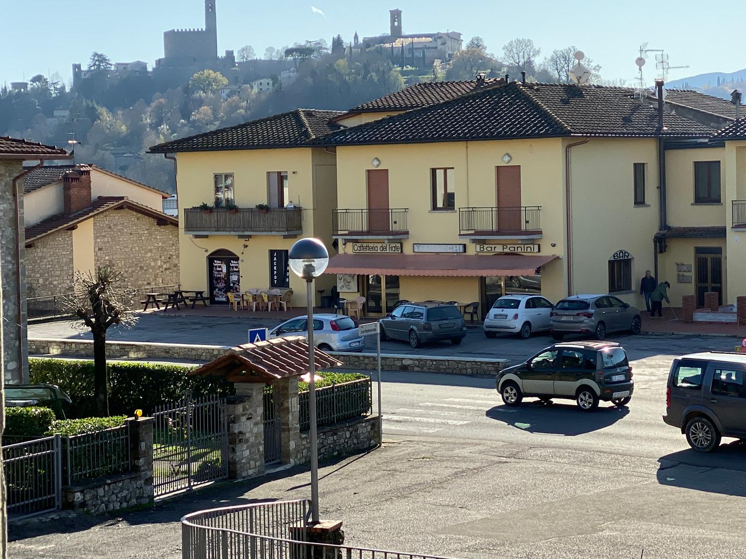 Azienda in vendita: Bar Tabacchi Slot Poppi SR70 | Aggi €270k | Parcheggio Privato a Italia - Bar Tabacchi - Immagine principale