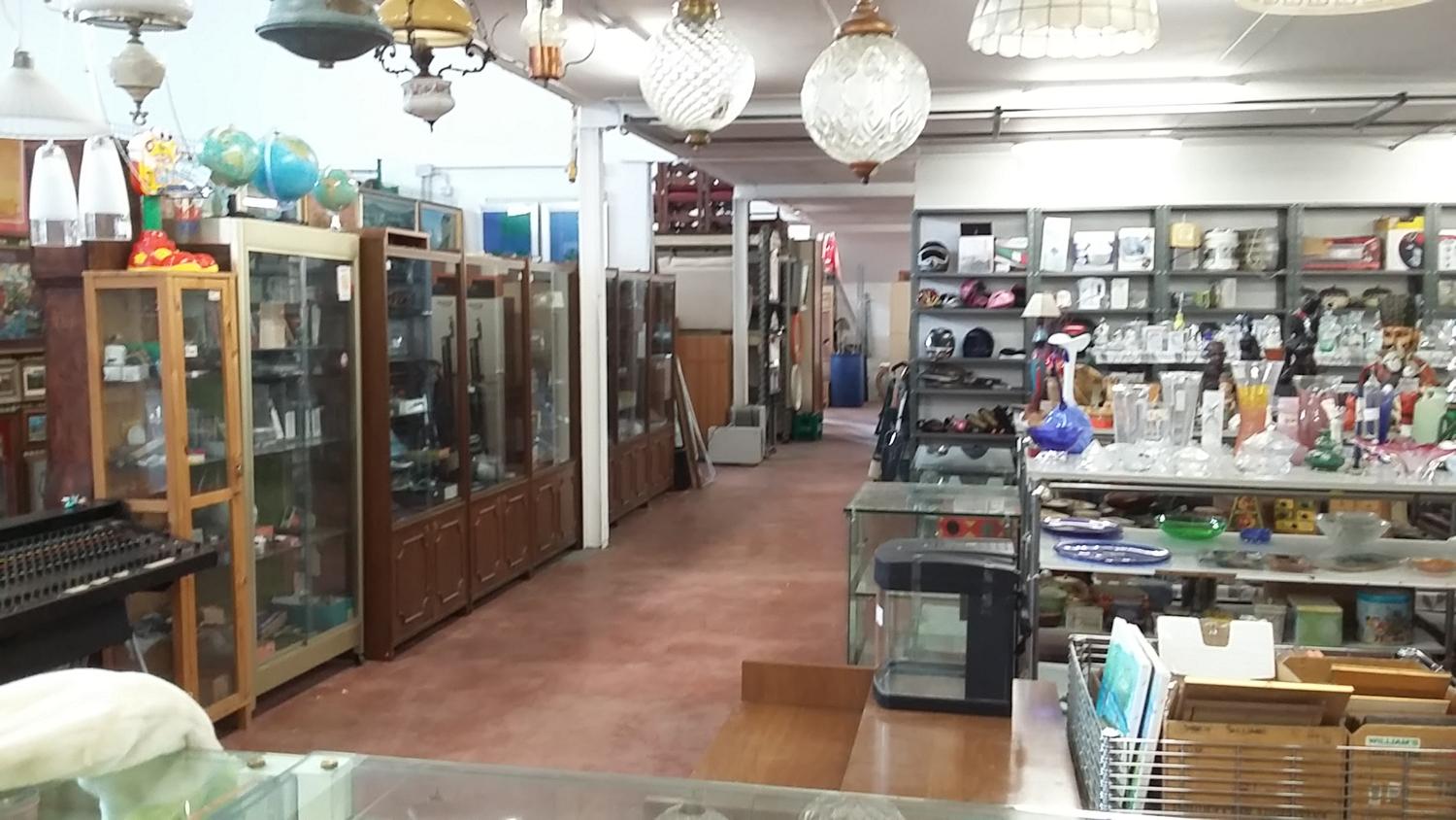 Azienda in vendita: Attività vendita di oggetti usati della catena MERCATINO FRANCHIS a Italia - Mobili e Arredamento - Immagine foto 2
