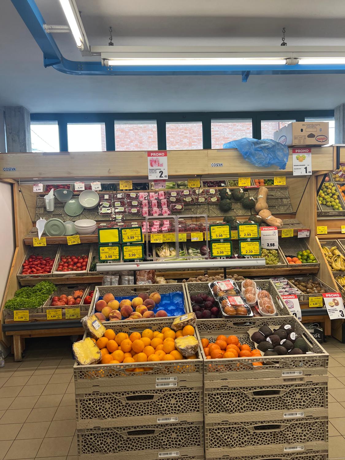 Azienda in vendita: ATTIVITA' DI GENERI ALIMENTARI IN CENTRO PAESE a Italia - Negozi - alimentari e ortofrutta - Immagine foto 2