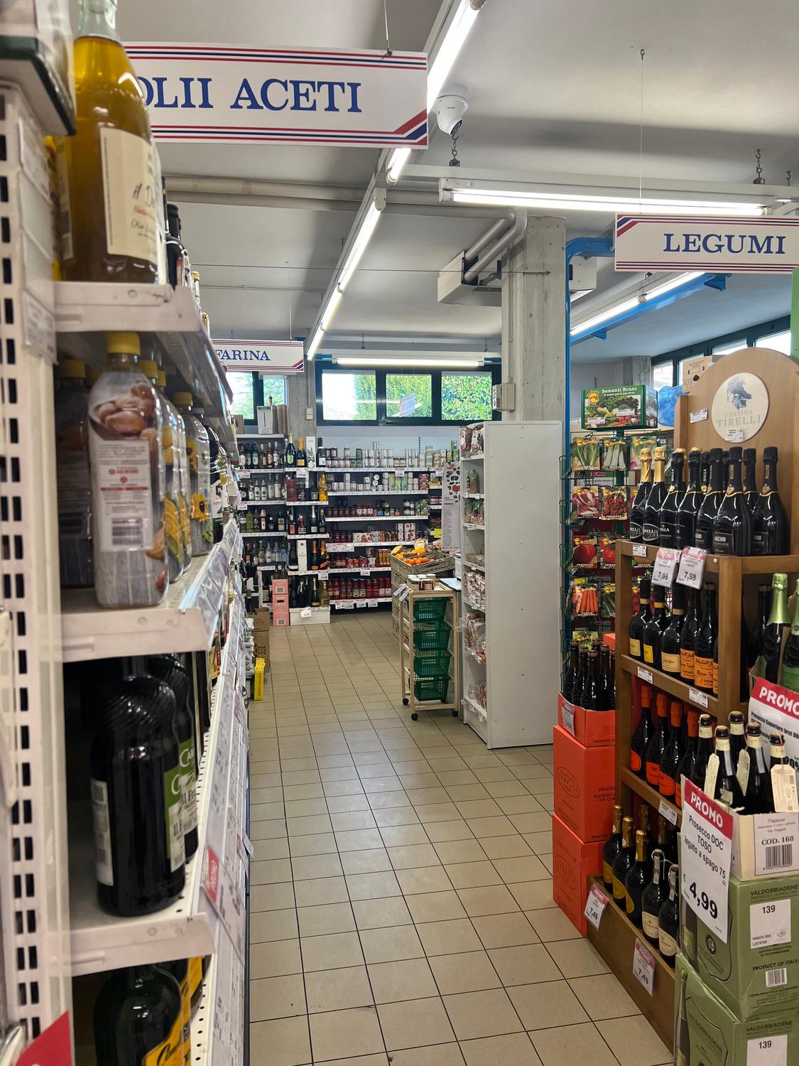Azienda in vendita: ATTIVITA' DI GENERI ALIMENTARI IN CENTRO PAESE a Italia - Negozi - alimentari e ortofrutta - Immagine foto 4