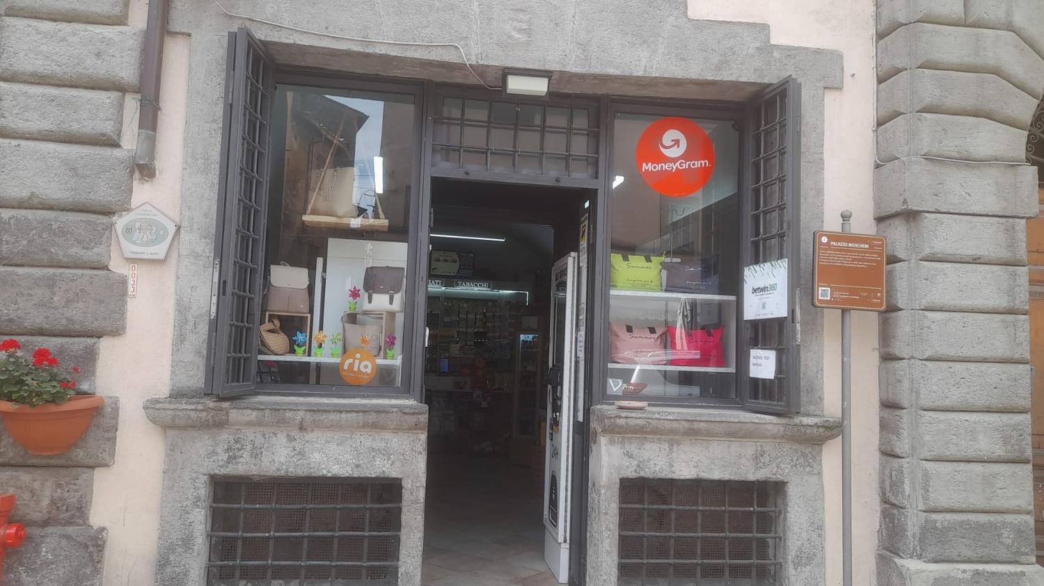 Azienda in vendita: Vendesi attività di tabaccheria  a Italia - Tabaccherie - Immagine principale