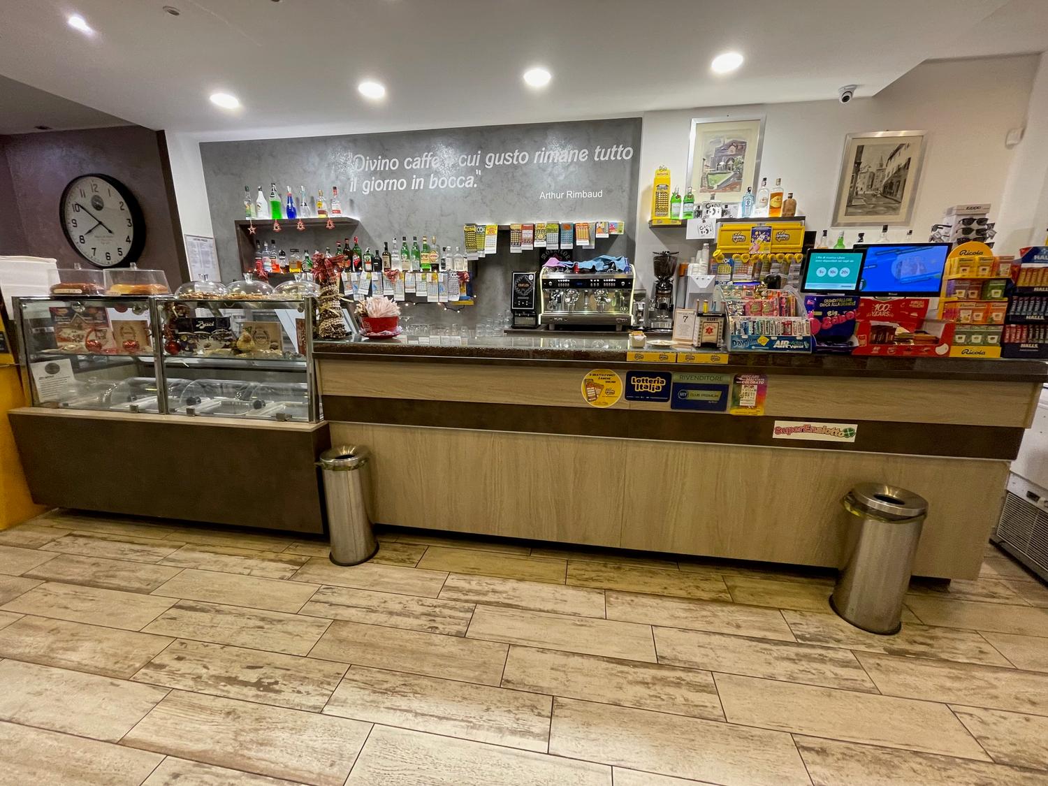 Azienda in vendita: Attività di Bar in centro storico a Todi a Italia - Bar - Immagine principale