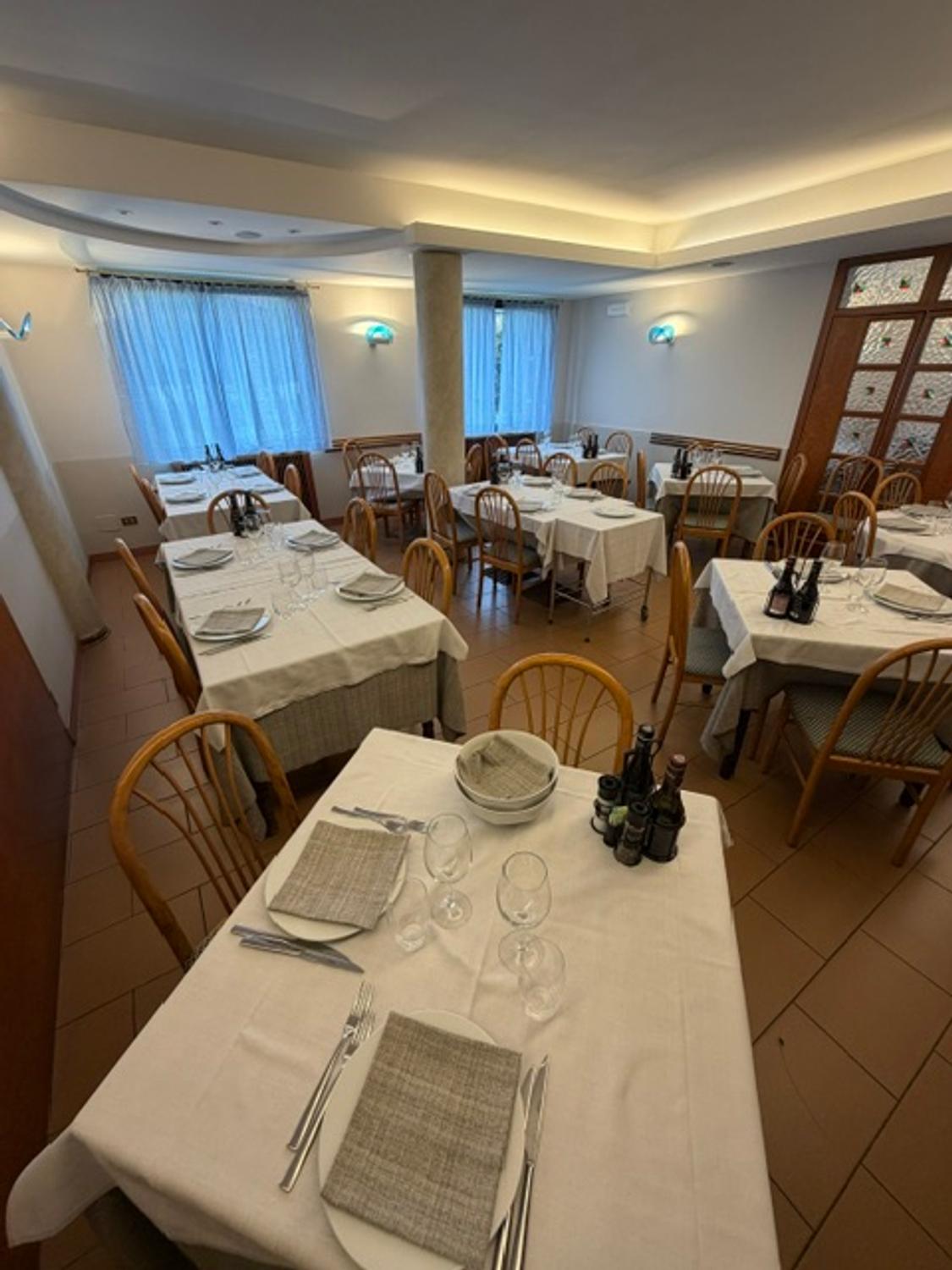 Azienda in vendita: Storico Ristorante specialità pesce dal 1973 a Italia - Ristoranti - Immagine foto 3