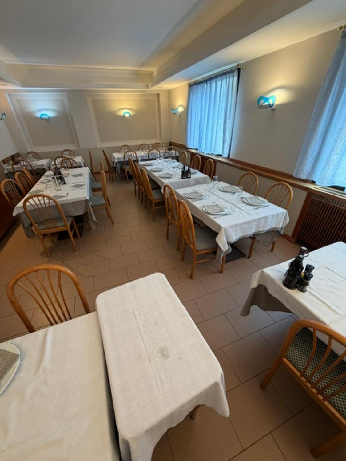 Azienda in vendita: Storico Ristorante specialità pesce dal 1973 a Italia - Ristoranti - Immagine foto 4