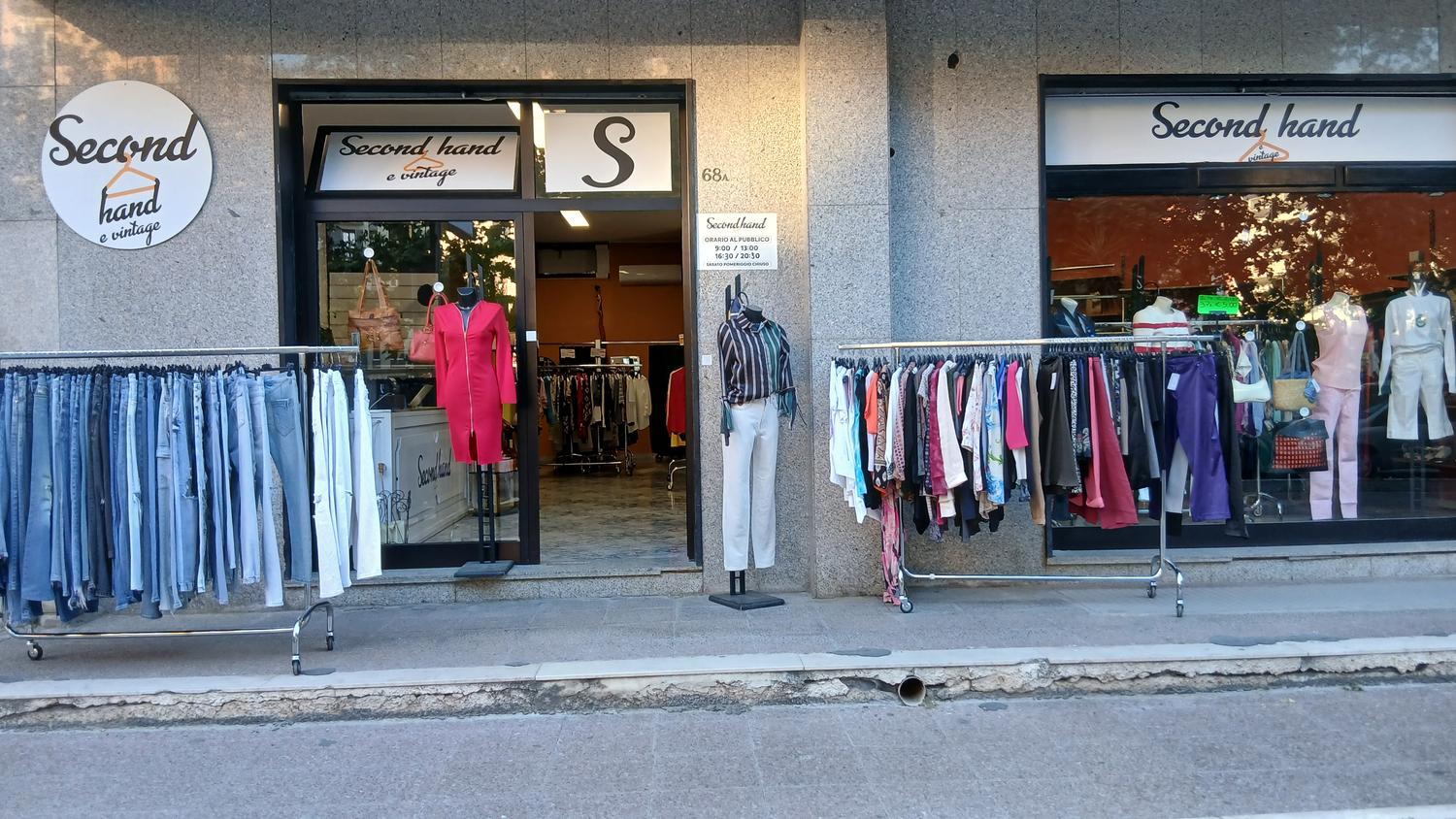 Azienda in vendita: Attività di abbigliamento usato secondhand uomo donna . a Italia - Moda e abbigliamento - Immagine foto 2