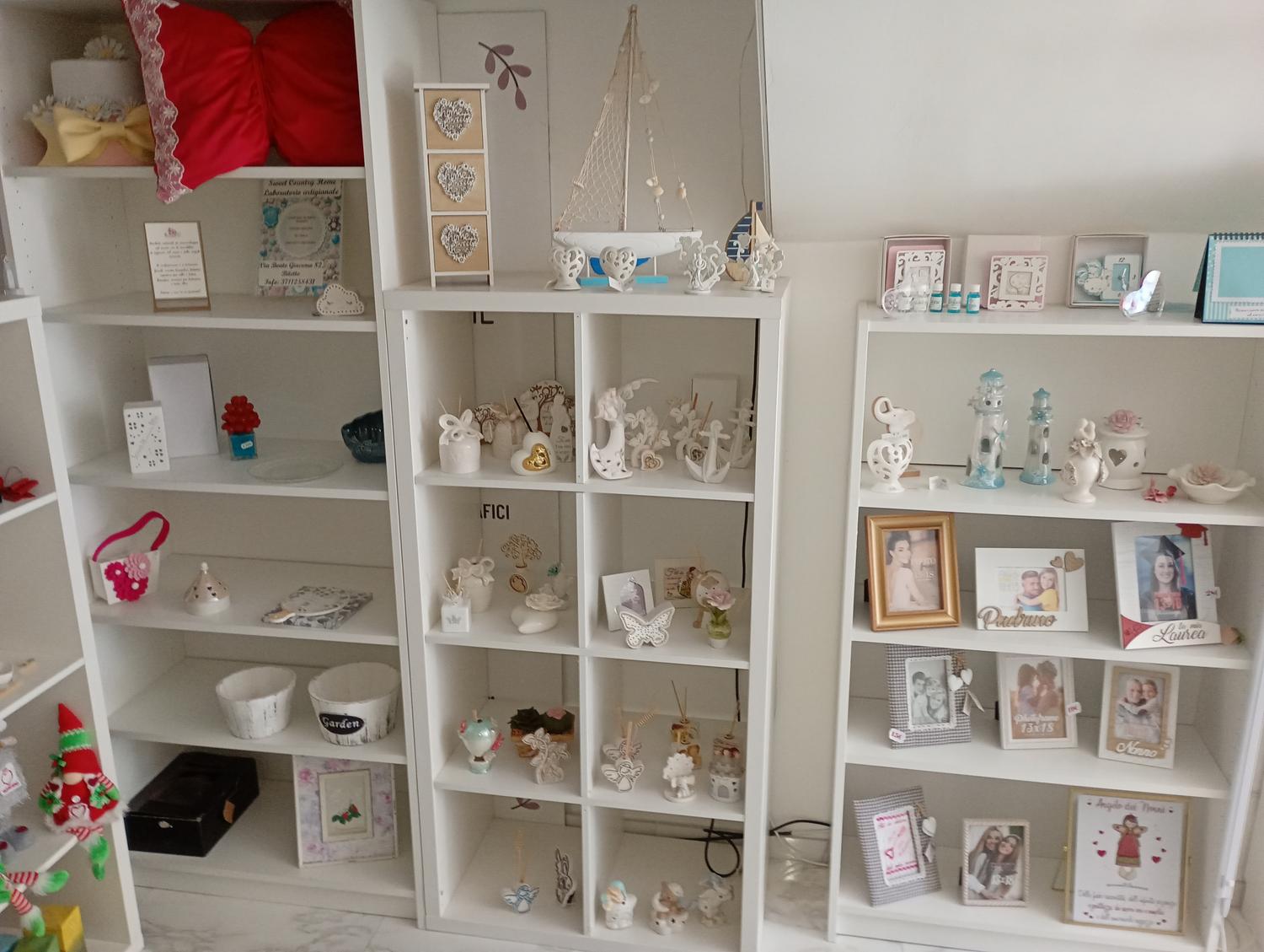 Azienda in vendita: Cedesi laboratorio di cucito creativo, ricamo e vendita oggetti a Italia - Attività artigianali e professionali - Immagine foto 3