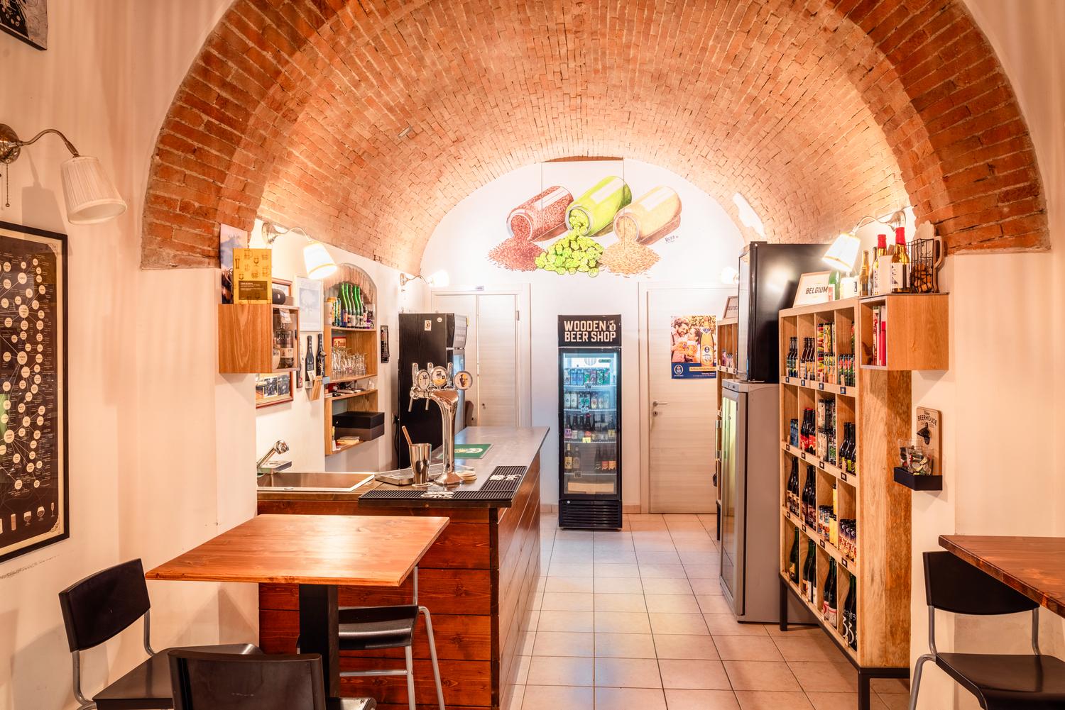 Azienda in vendita: Beer shop in centro città / attività ben avviata e consolidata a Italia - Altro - Immagine principale