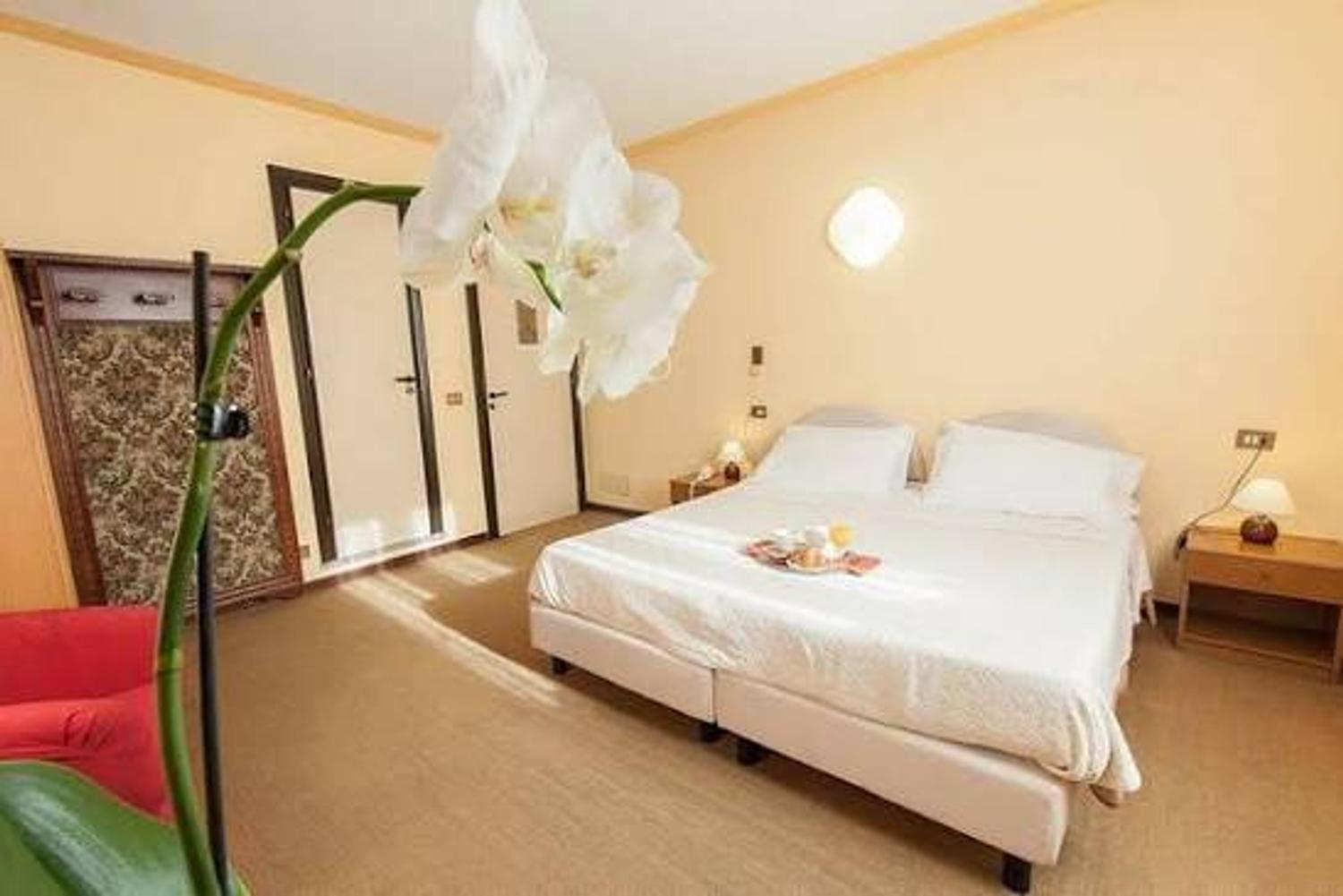 Azienda in vendita: Vendiamo nella splendida valle del Taro hotel con 24 camere. a Italia - Hotel - Immagine foto 2