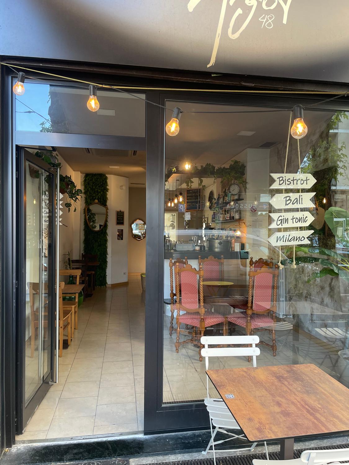 Azienda in vendita: Bar bistrot con cucina  a Italia - Bar - Immagine foto 2