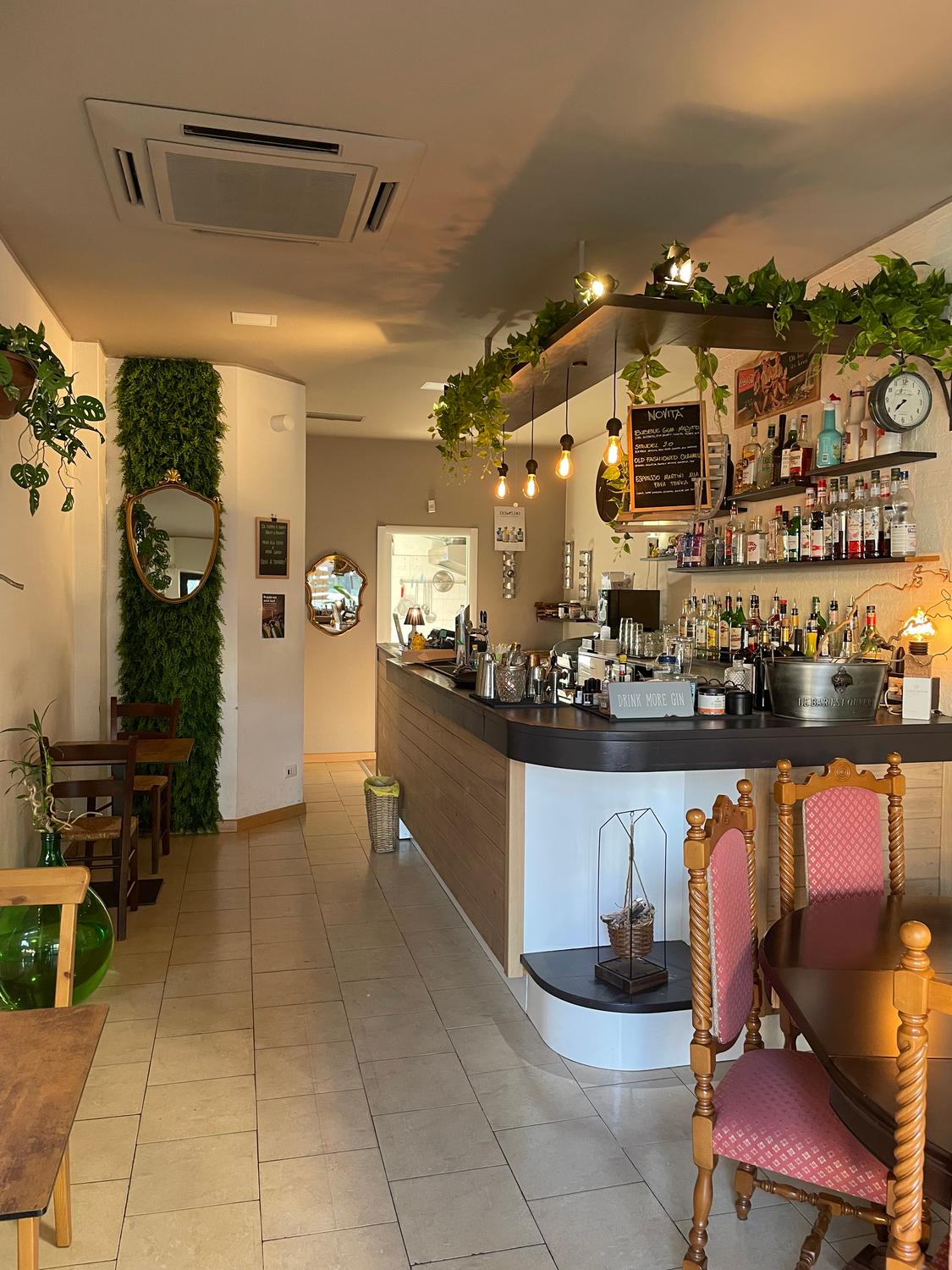 Azienda in vendita: Bar bistrot con cucina  a Italia - Bar - Immagine foto 4