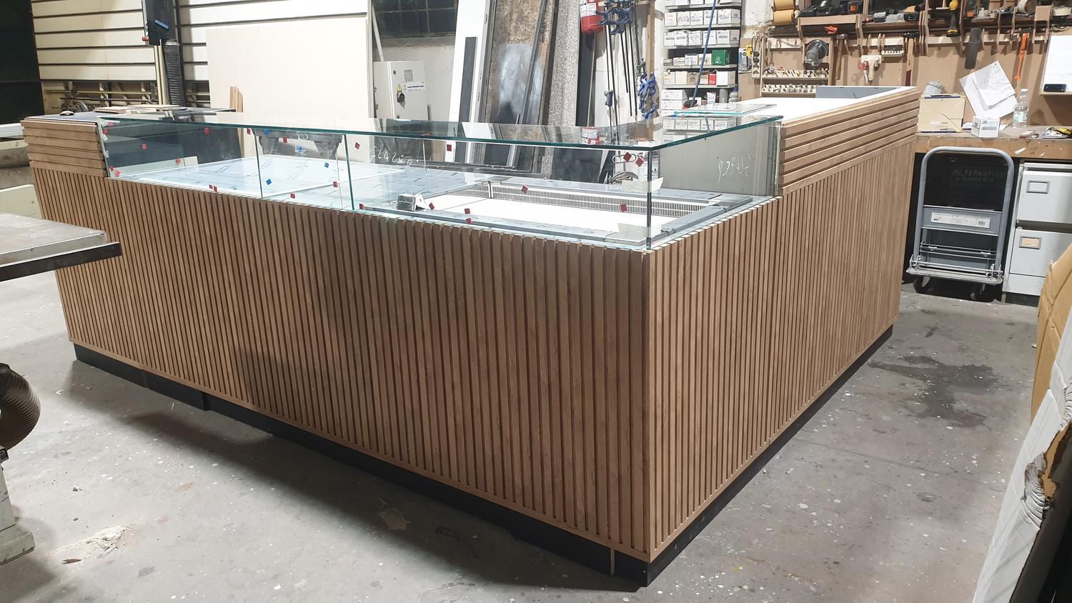 Azienda in vendita: PRODUZIONE ED INSTALLAZIONE ARREDI SETTORE HORECA, CIVILE E YACHT a Italia - Attività artigianali e professionali - Immagine principale