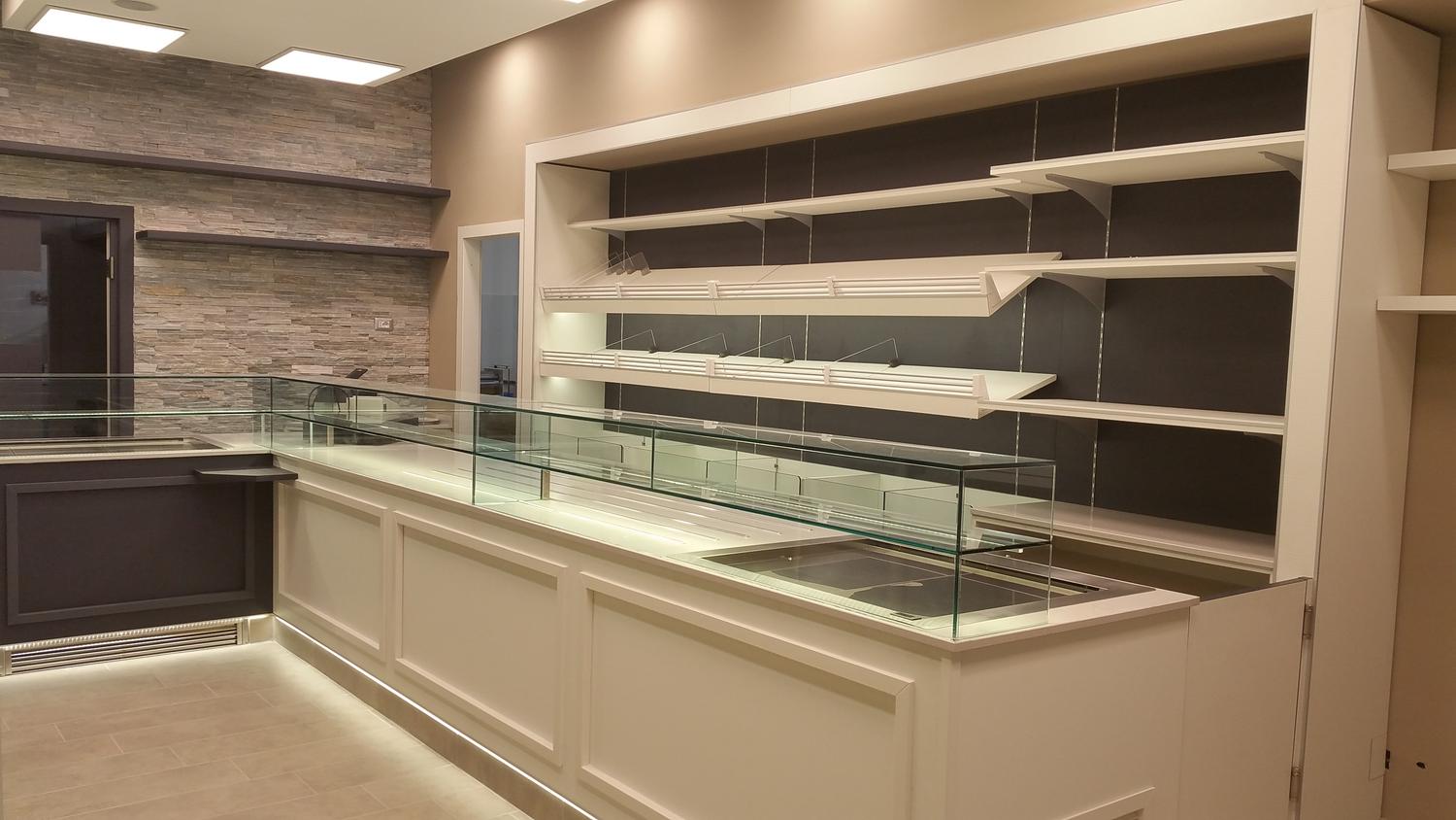 Azienda in vendita: PRODUZIONE ED INSTALLAZIONE ARREDI SETTORE HORECA, CIVILE E YACHT a Italia - Attività artigianali e professionali - Immagine foto 4