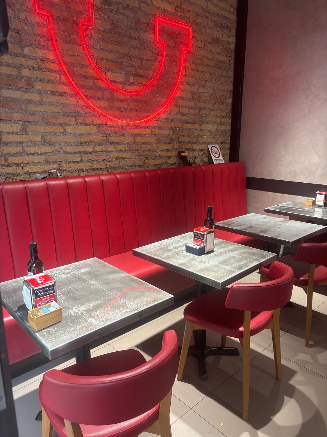 Azienda in vendita: Cedesi Caffetteria Specialty e Pizzeria avviata a Italia - Pizzerie - Immagine foto 2