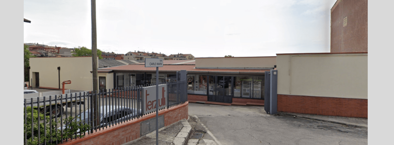 Azienda in vendita: showroom per pavimenti e rivestimenti , bagni, complementi a Italia - Materiali Edili e Showroom - Immagine principale