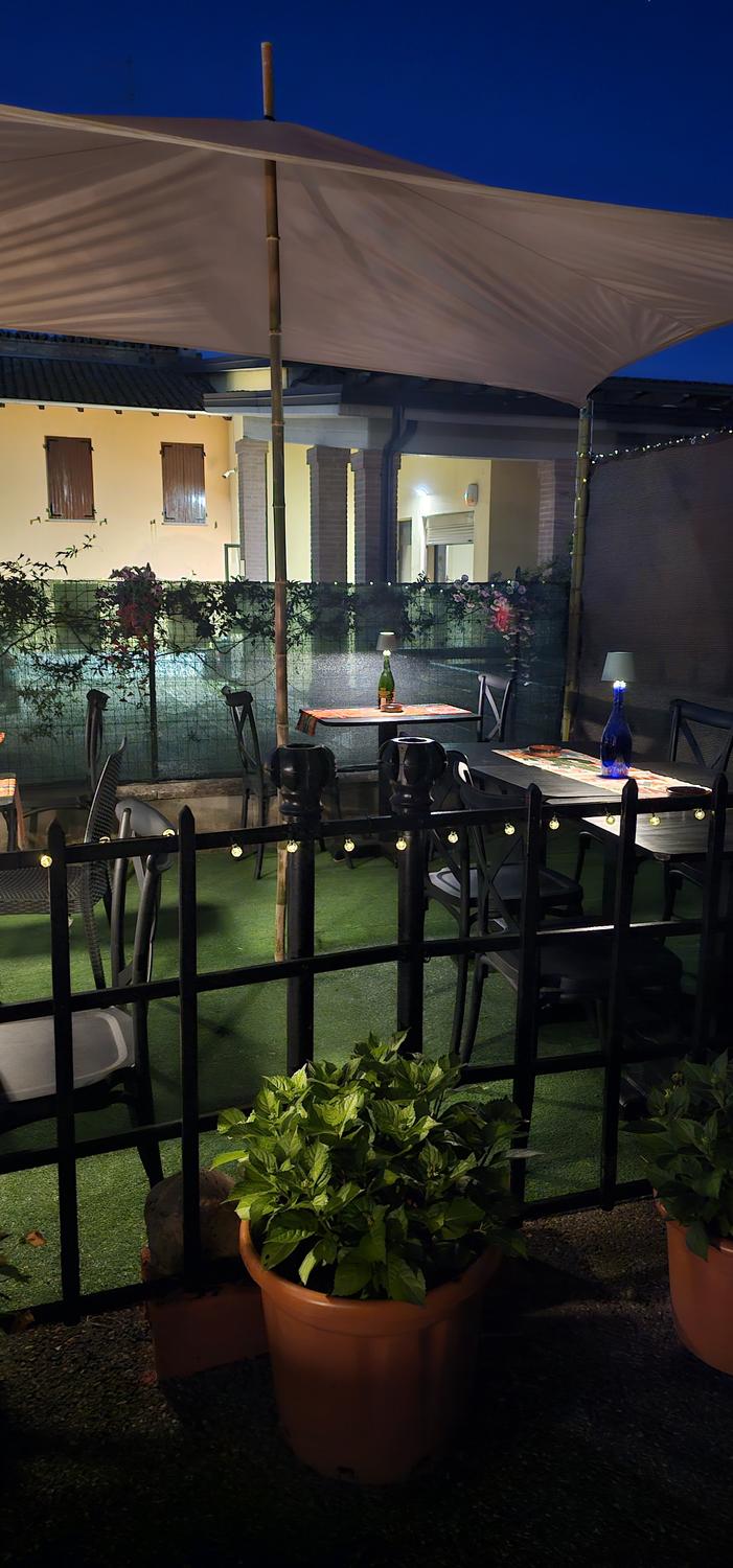 Azienda in vendita: Vendesi attività di brasserie,pizzeria a Italia - Altro - Immagine principale