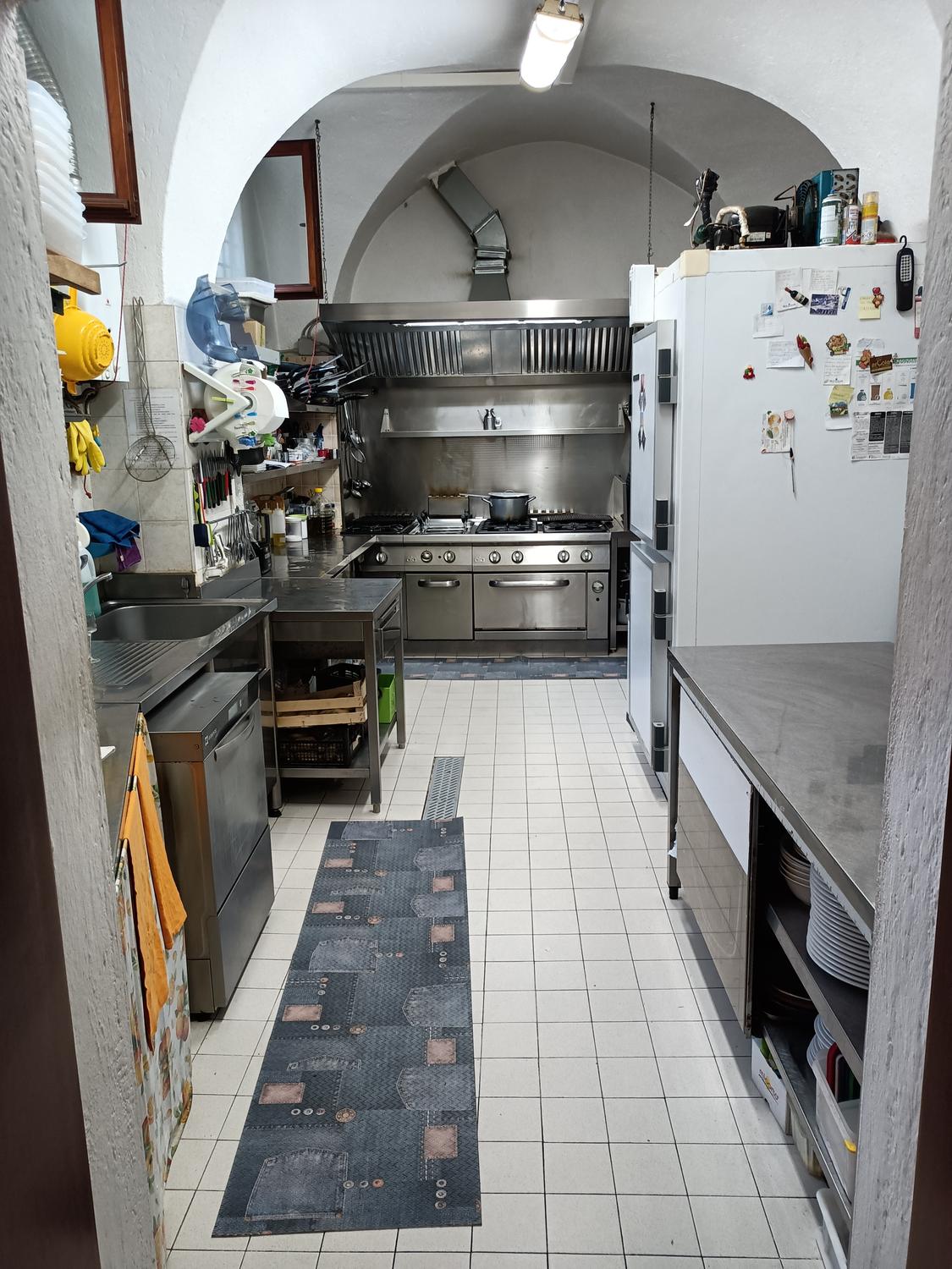 Azienda in vendita: Cedesi Osteria nel borgo medievale di Villanova d'Albenga (SV) a Italia - Ristoranti - Immagine foto 4